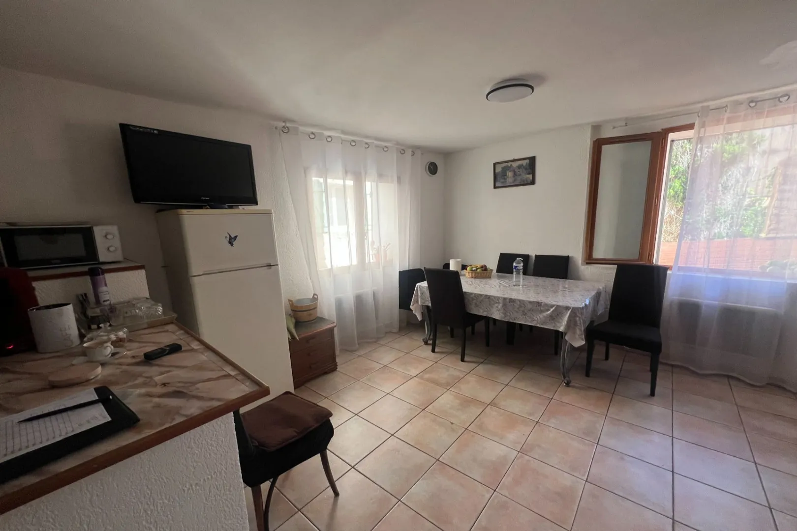 Investissez dans une maison de ville louée à Gardanne, 2 appartements lumineux 