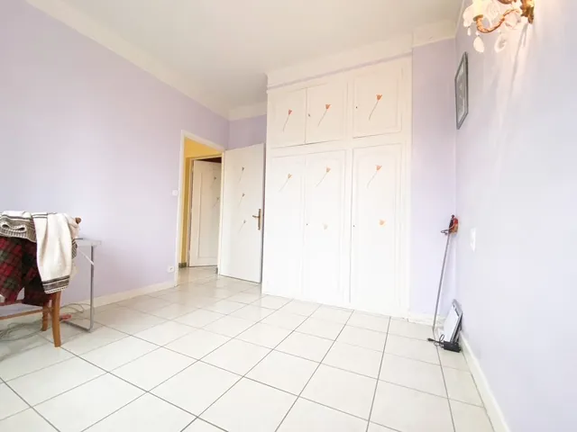 Belle maison familiale avec terrasse, garage et jardin à Millau 