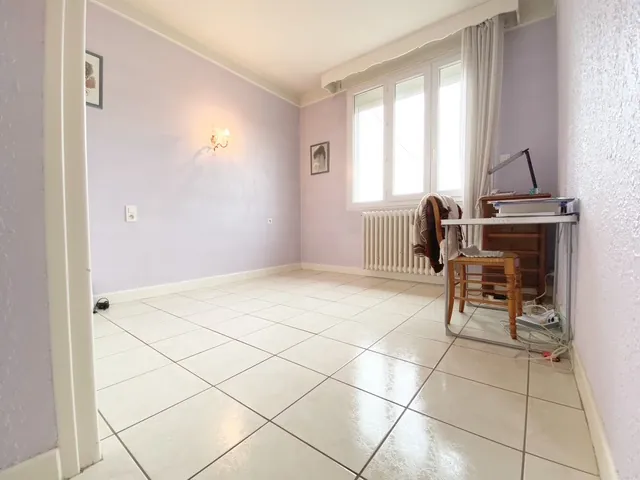 Belle maison familiale avec terrasse, garage et jardin à Millau 