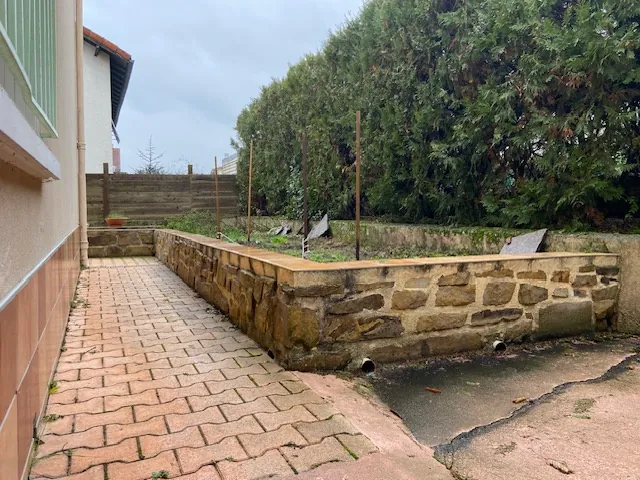Belle maison familiale avec terrasse, garage et jardin à Millau 