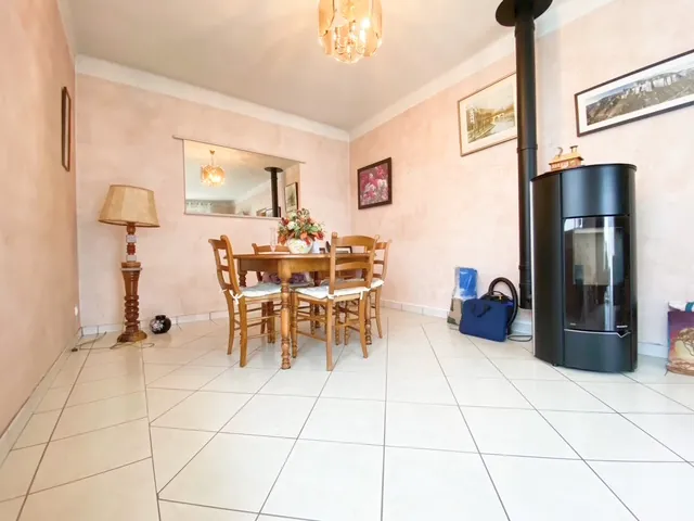 Belle maison familiale avec terrasse, garage et jardin à Millau 