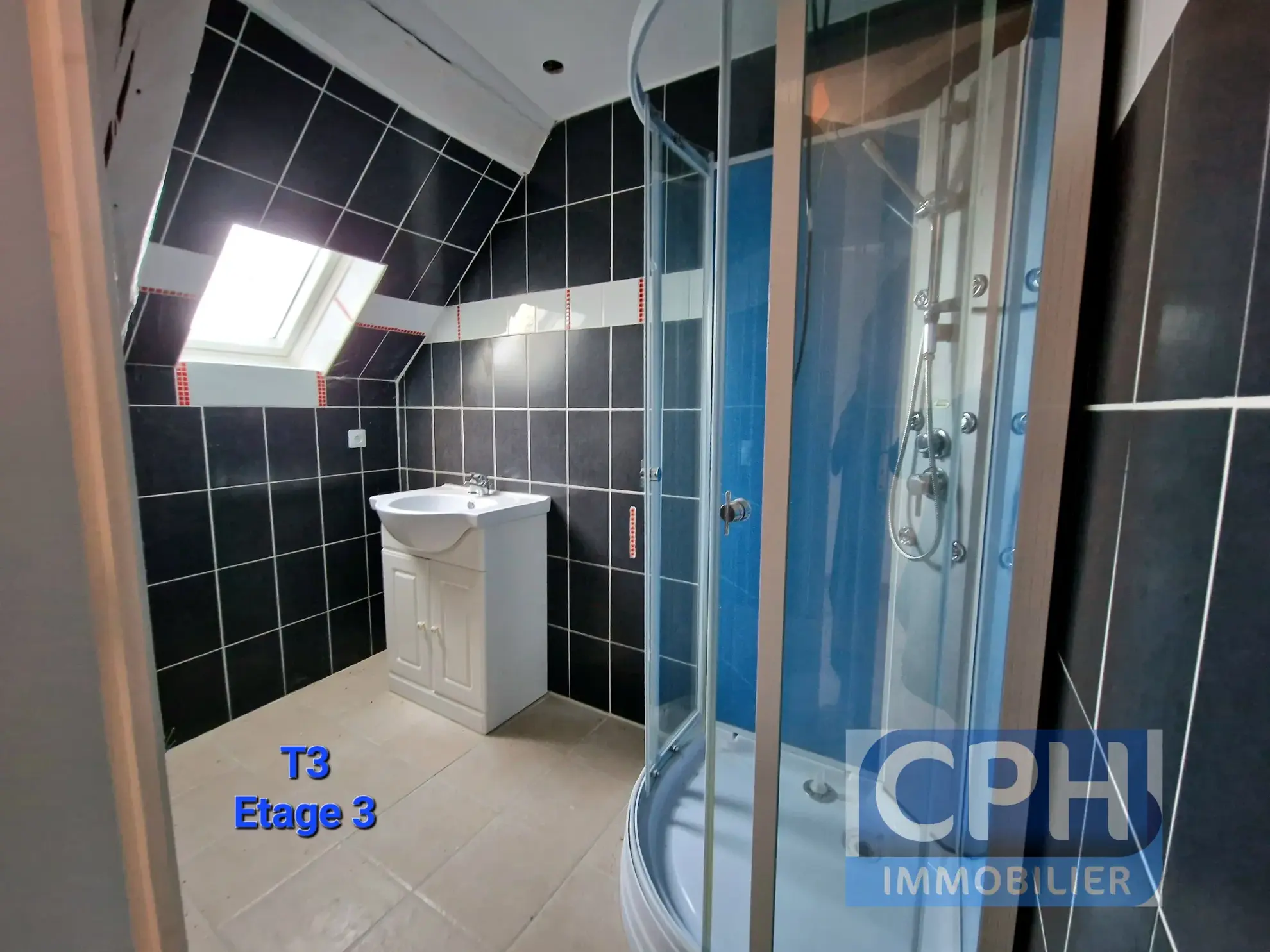 Immeuble à Trun avec fort potentiel locatif, travaux à prévoir 