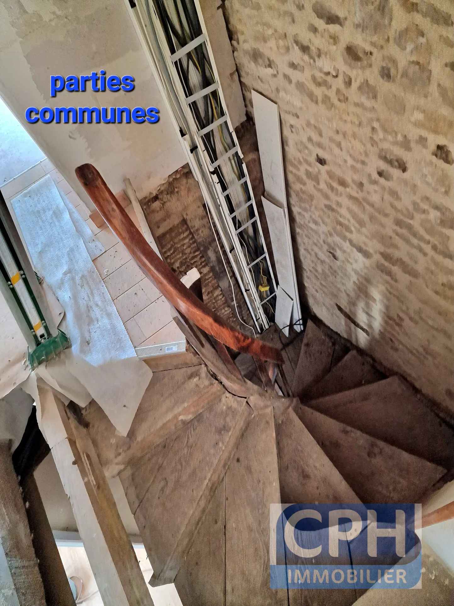 Immeuble à Trun avec fort potentiel locatif, travaux à prévoir 