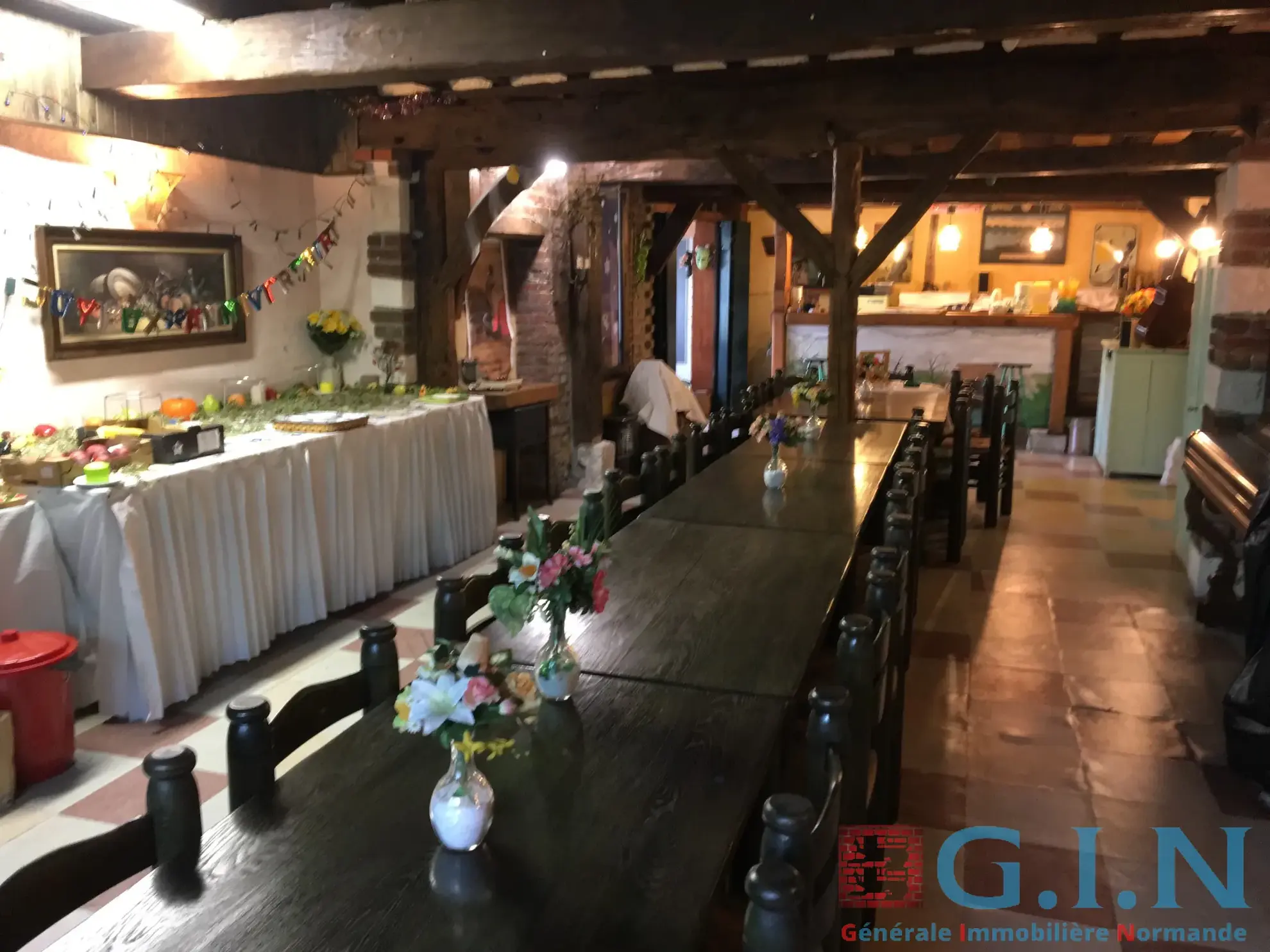 Maison de maître avec dépendance à Boos, jardin et potentiel élevé - 285 000 € 