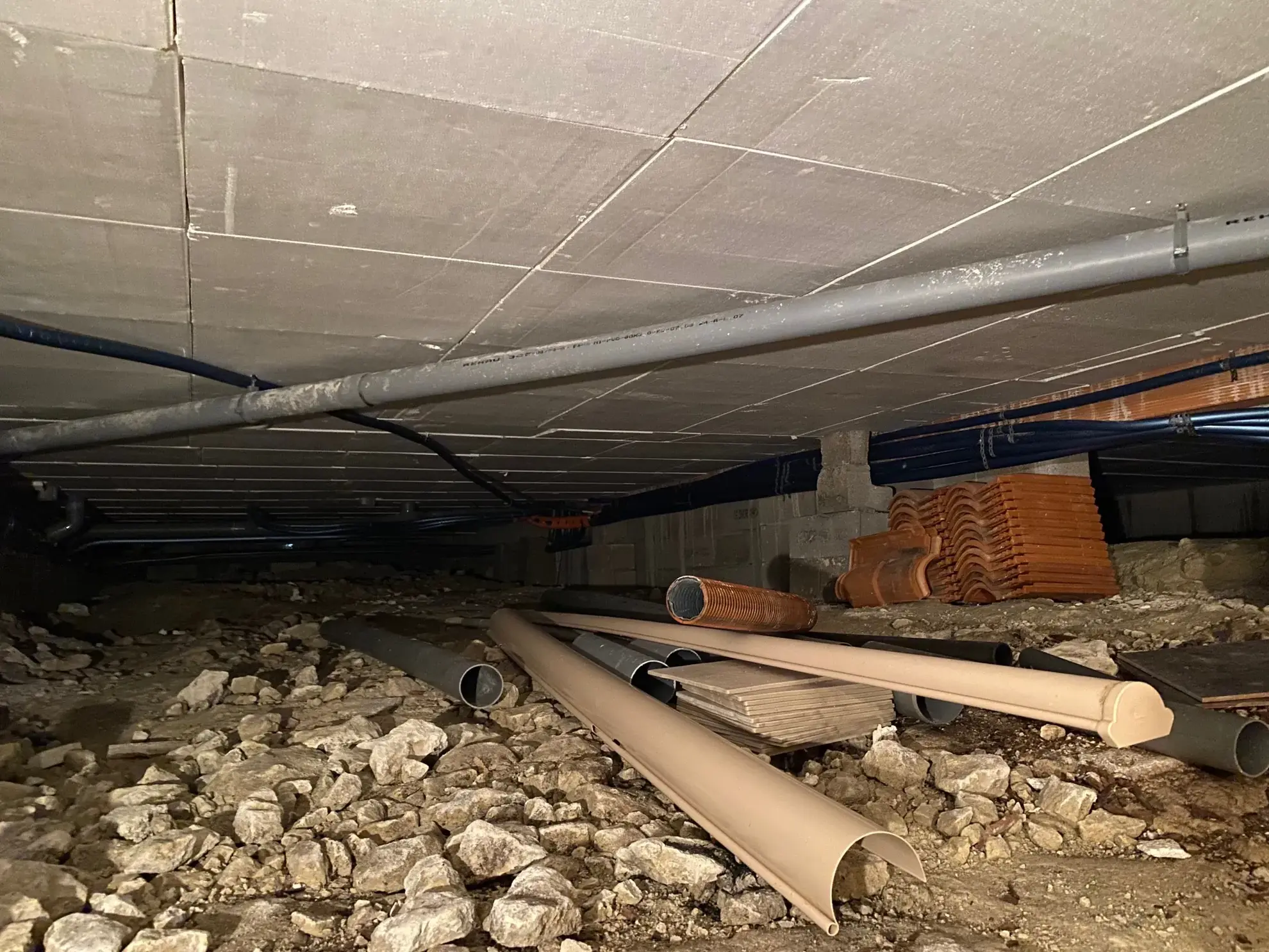 Maison de plain-pied récente avec terrain clos et grand garage à Saint Martin de Riberac 