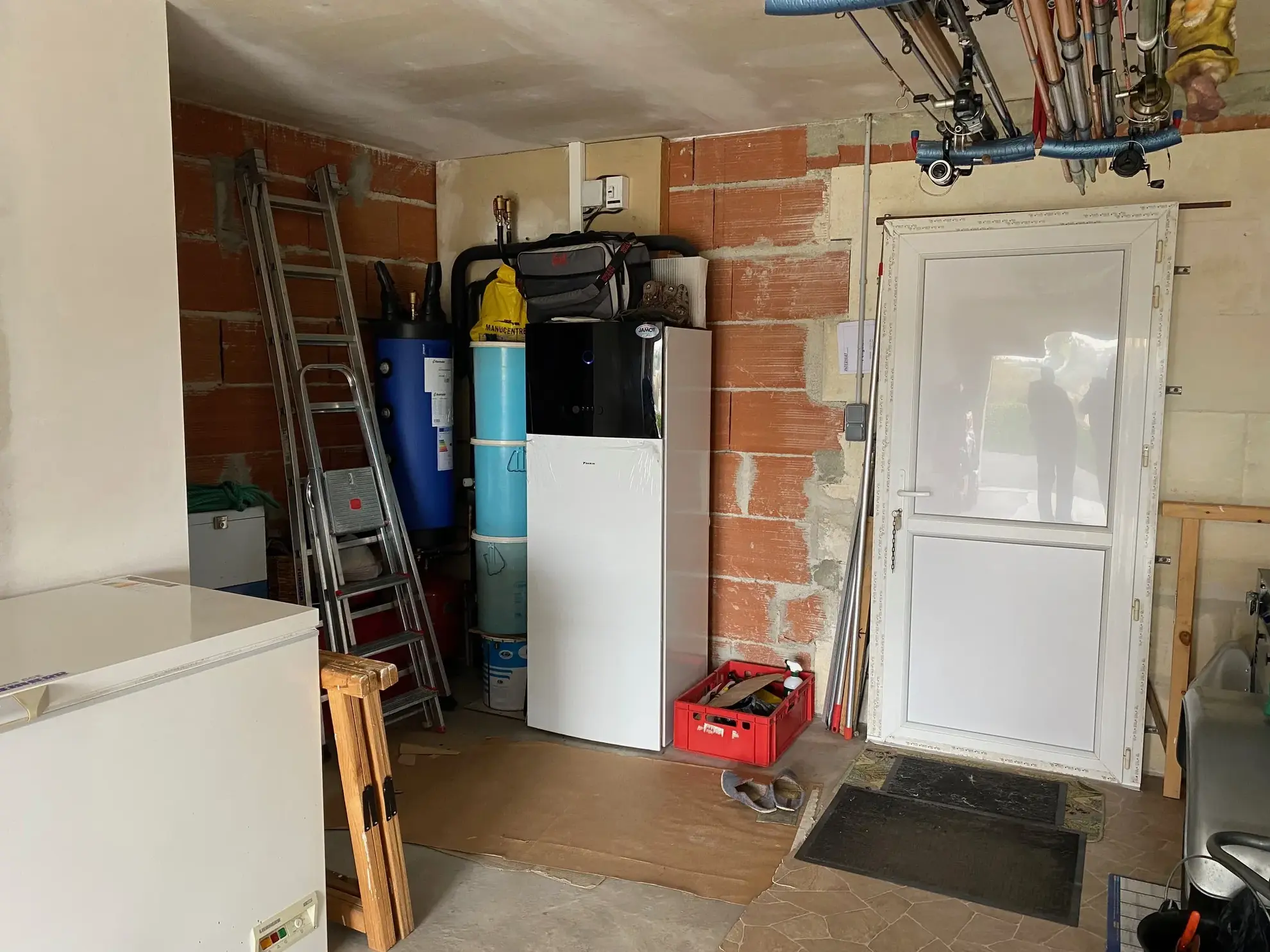 Maison de plain-pied récente avec terrain clos et grand garage à Saint Martin de Riberac 