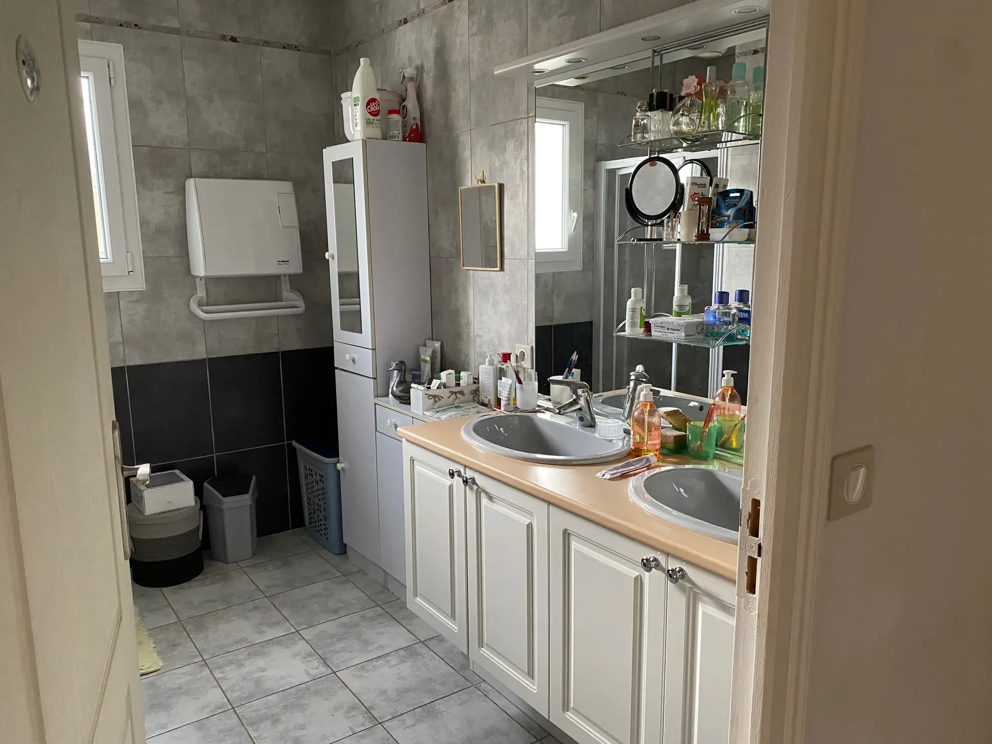 Maison de plain-pied récente avec terrain clos et grand garage à Saint Martin de Riberac 