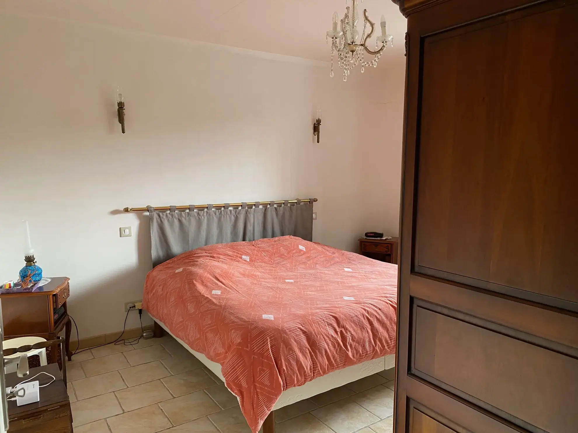 Maison de plain-pied récente avec terrain clos et grand garage à Saint Martin de Riberac 