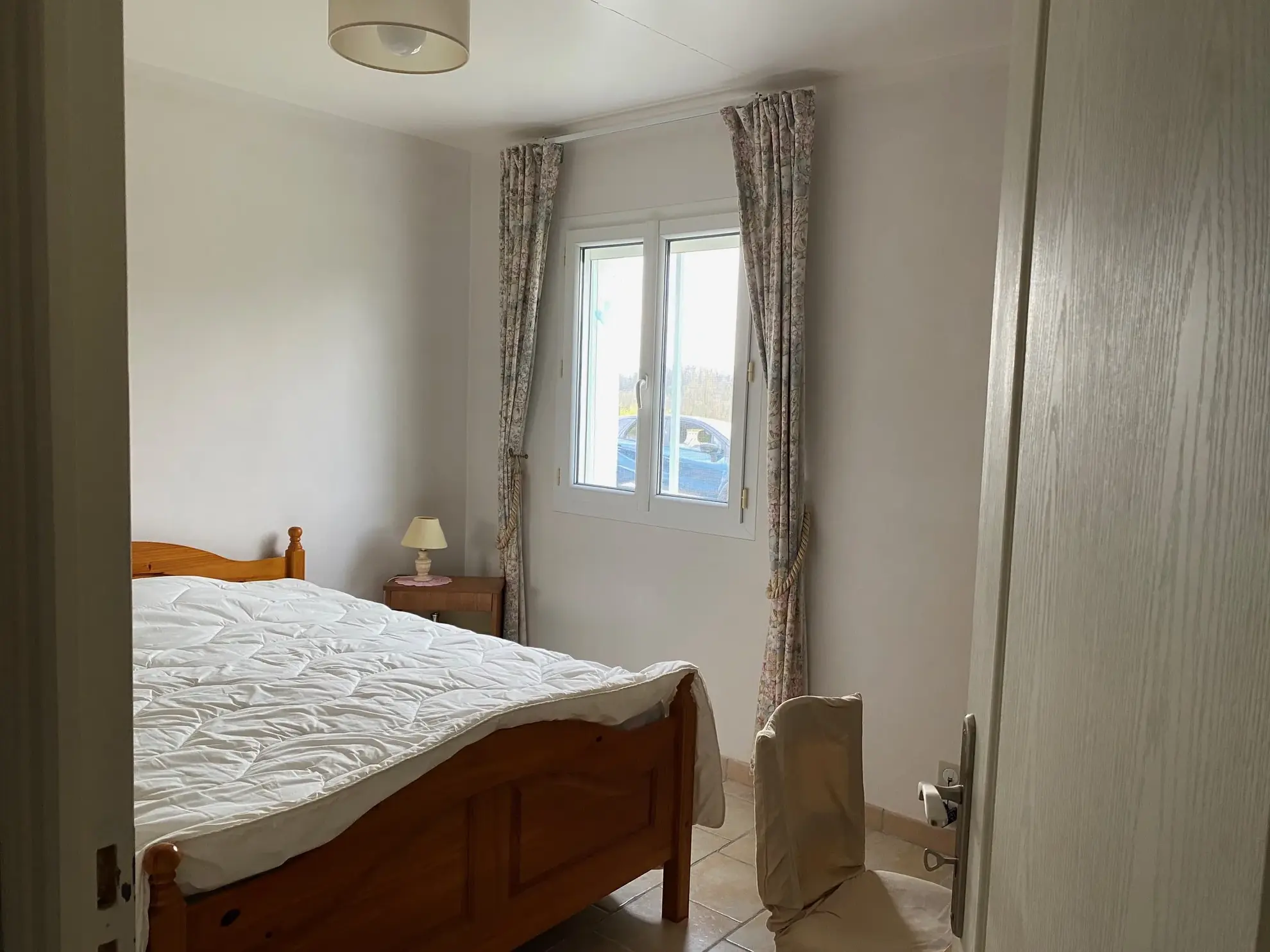 Maison de plain-pied récente avec terrain clos et grand garage à Saint Martin de Riberac 