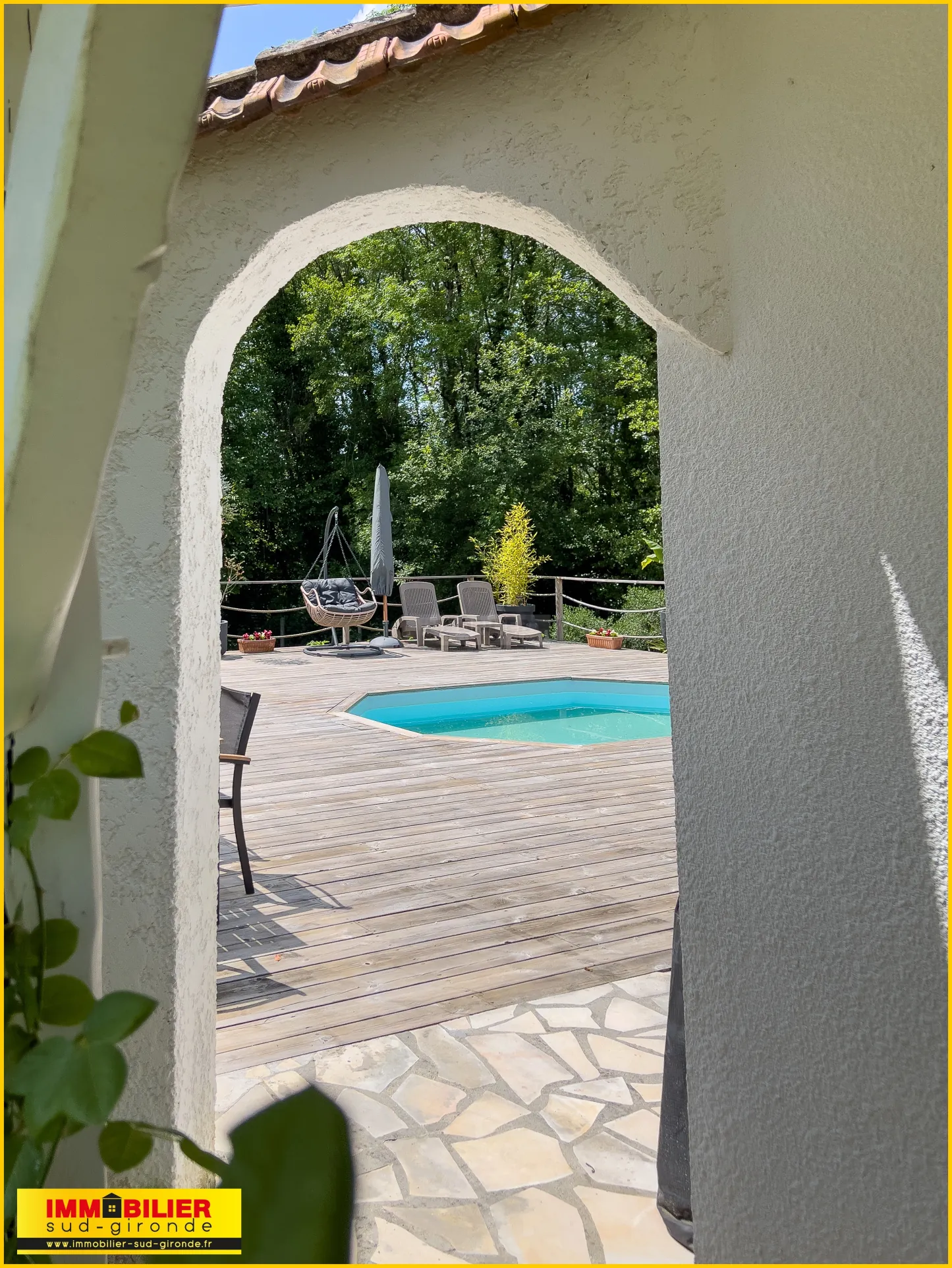 Vente maison avec piscine à Barsac dans un environnement idyllique 