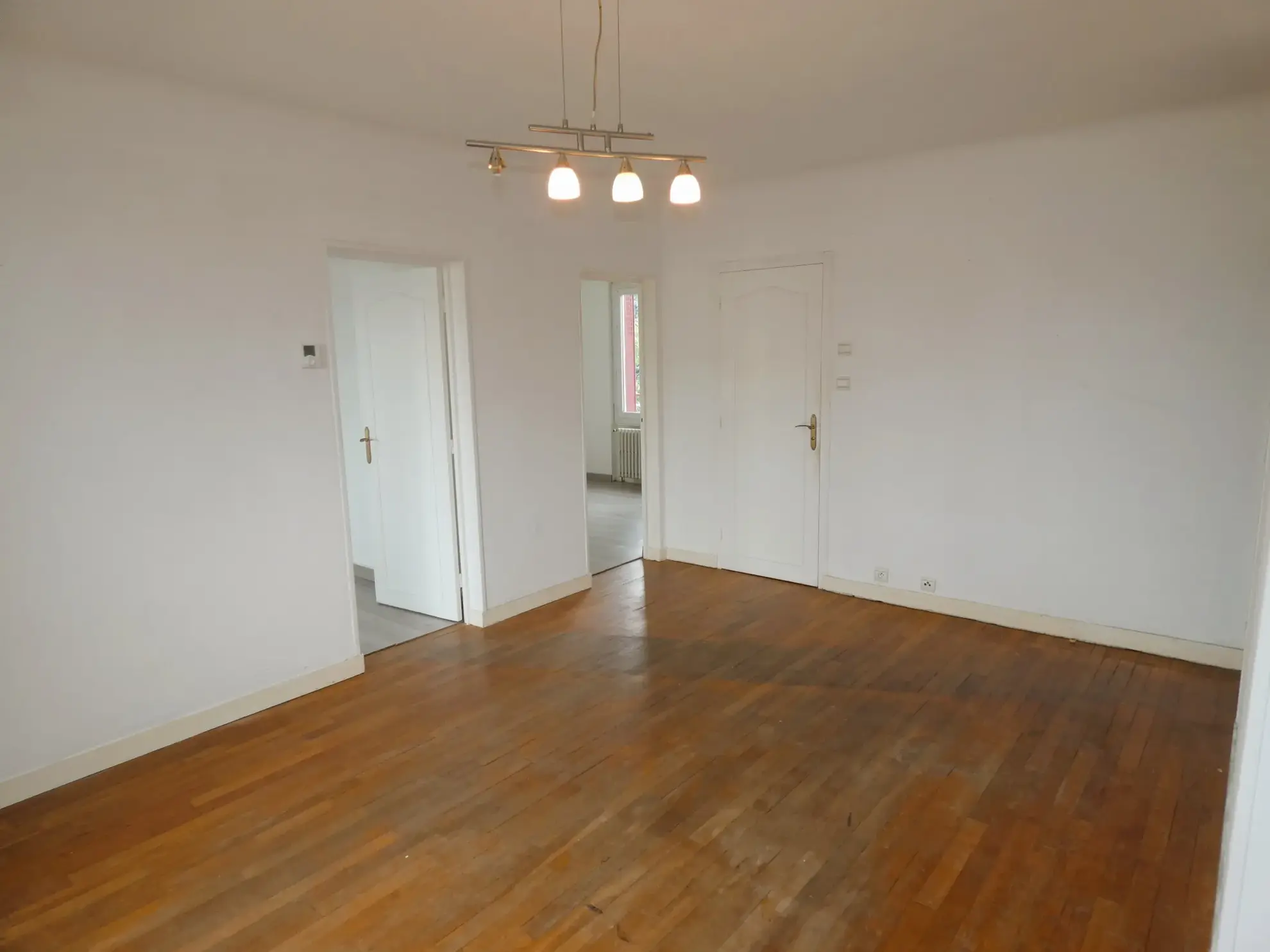 Maison spacieuse avec garage et jardin à Migennes - 114 m² 