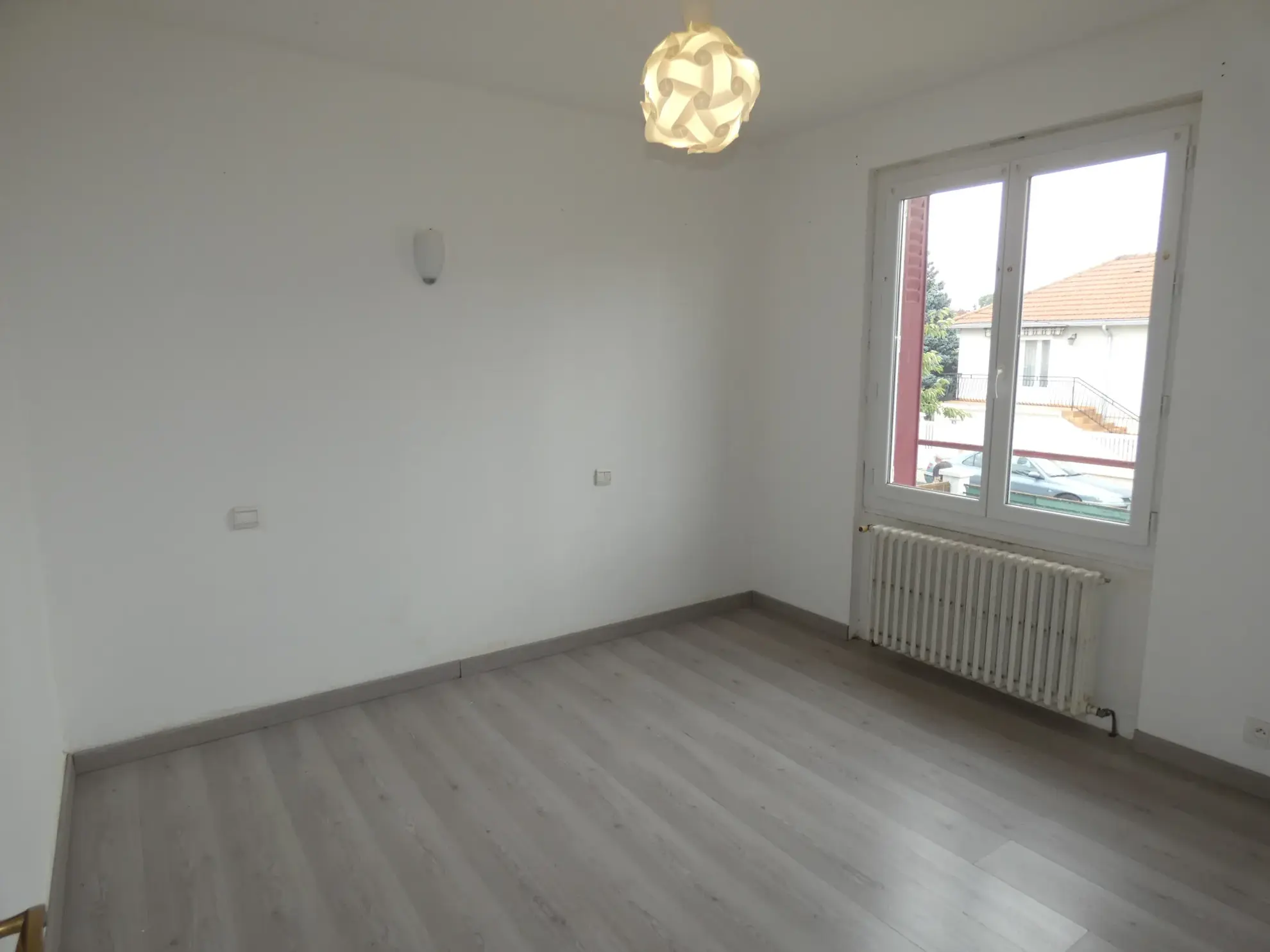 Maison spacieuse avec garage et jardin à Migennes - 114 m² 