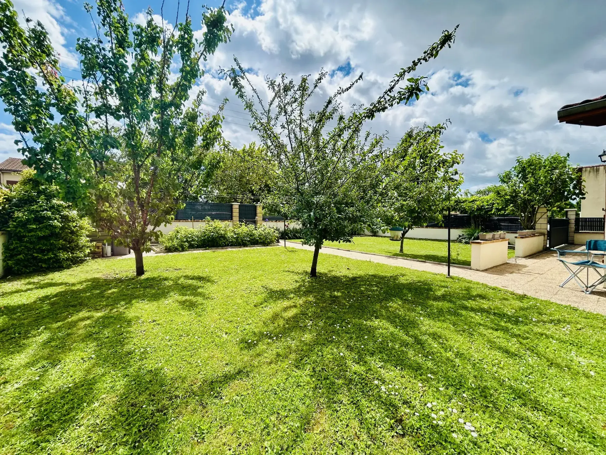 Maison familiale à Clermont-Ferrand La Plaine avec jardin et extension 