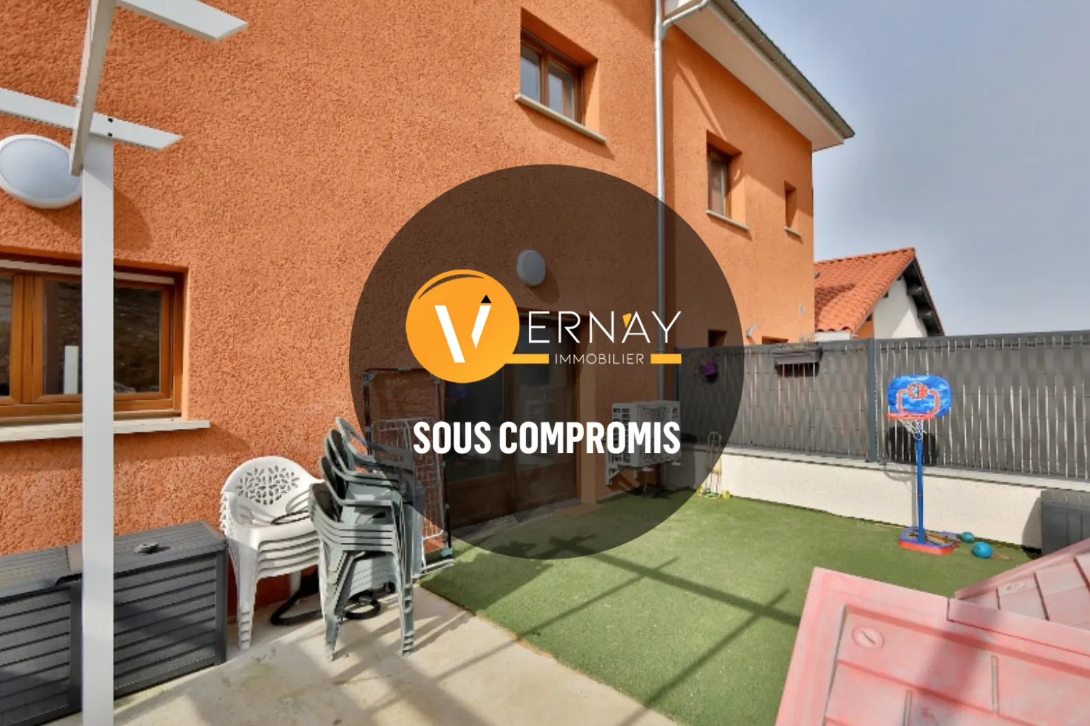 Appartement triplex lumineux de 119,20 m² avec terrasses à Oytier-Saint-Oblas