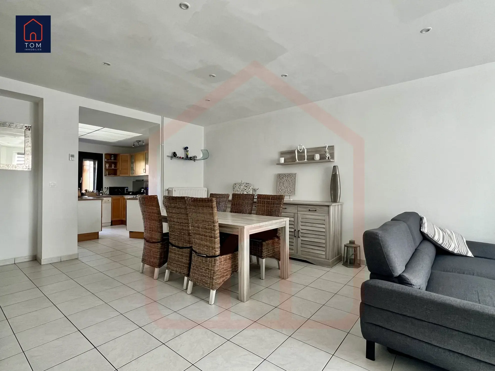 Maison des années 30 à vendre à Lezennes avec jardin, 3 chambres et sous-sol complet 