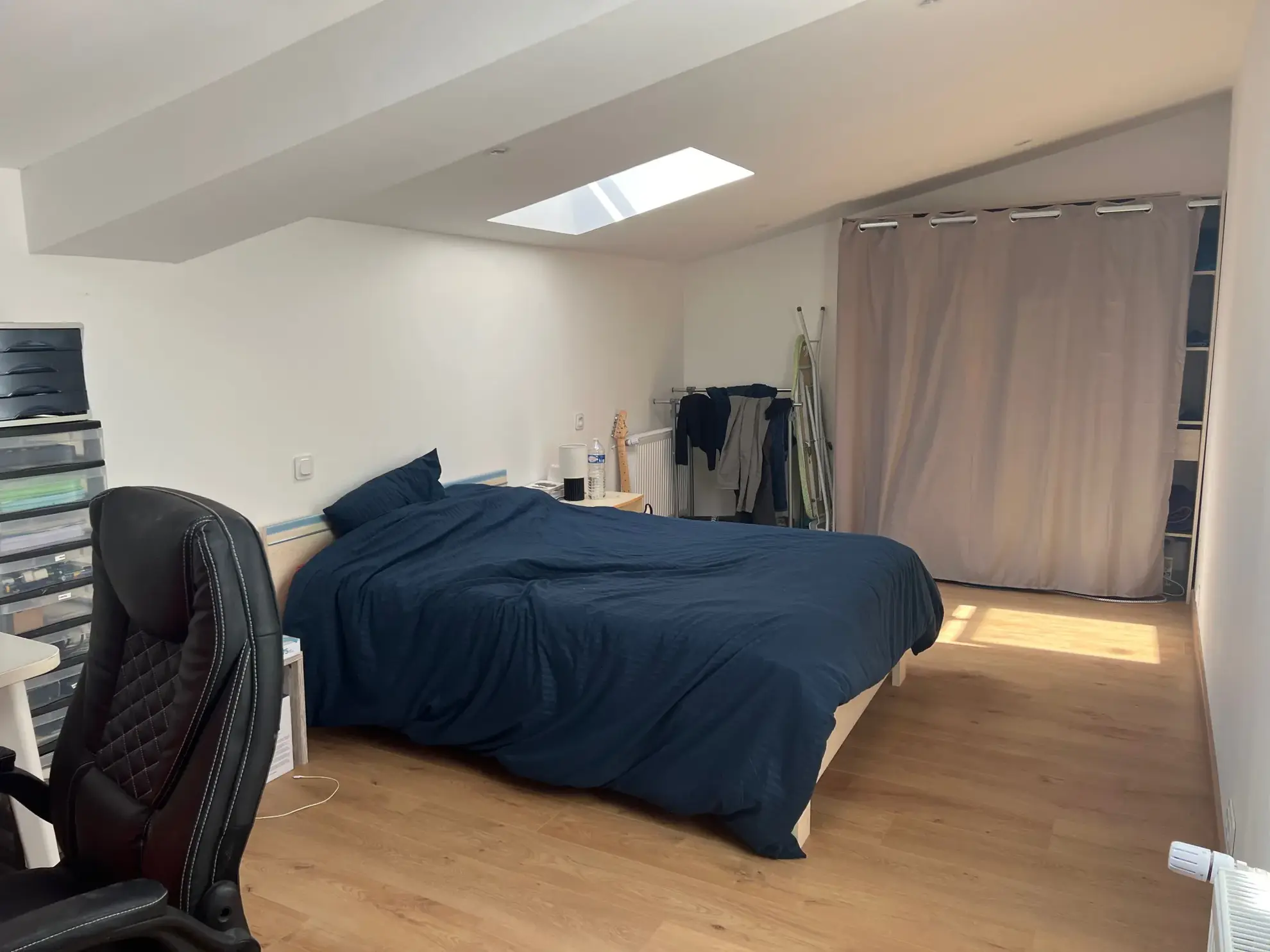 Maison rénovée en centre bourg à Thire, 3 chambres, jardin et dépendance 