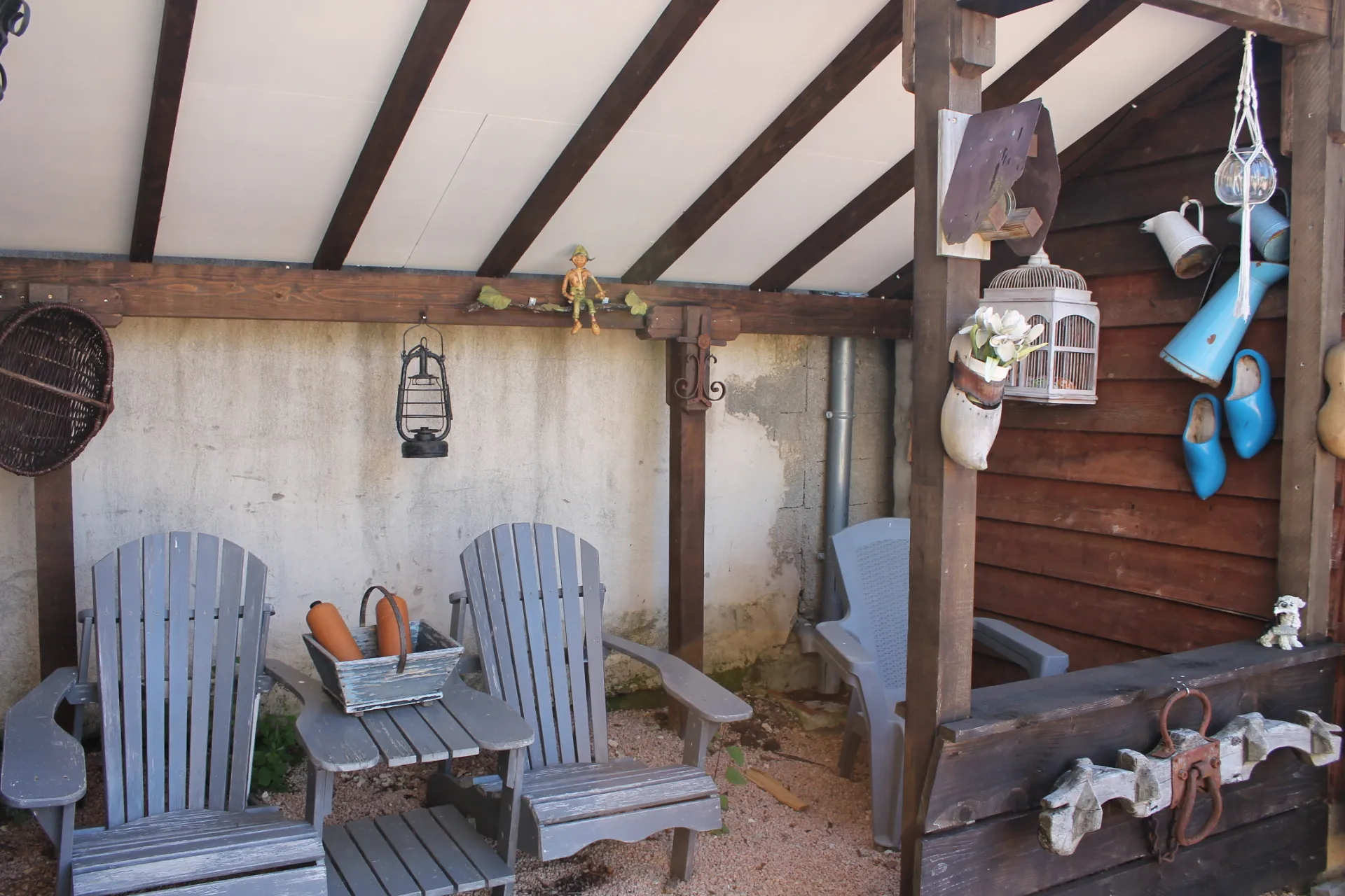 Charmante maison de campagne avec gîte et grande grange à Echassières, secteur calme 