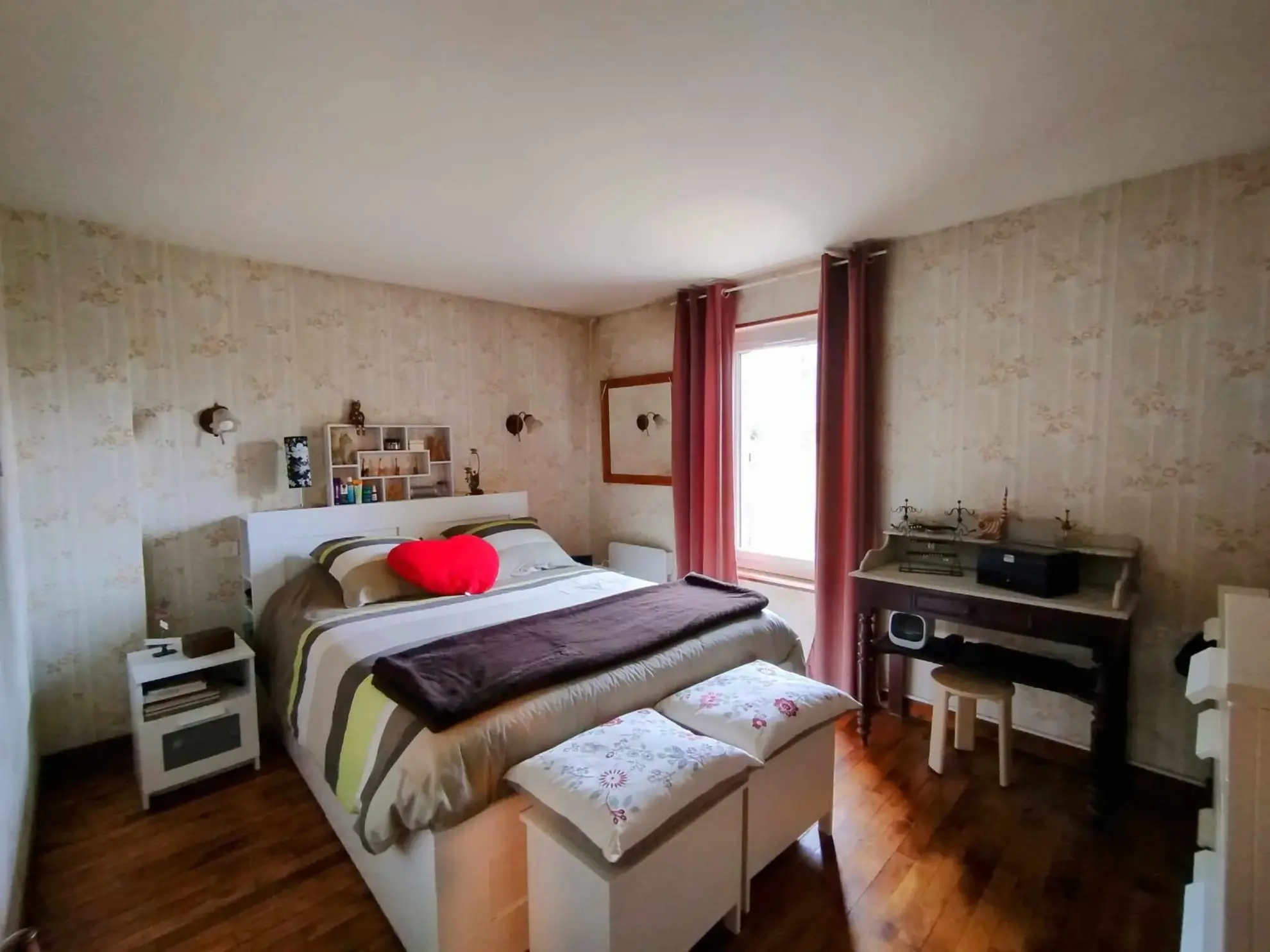 Maison de campagne à vendre à Cusset avec grand terrain et environnement bucolique 