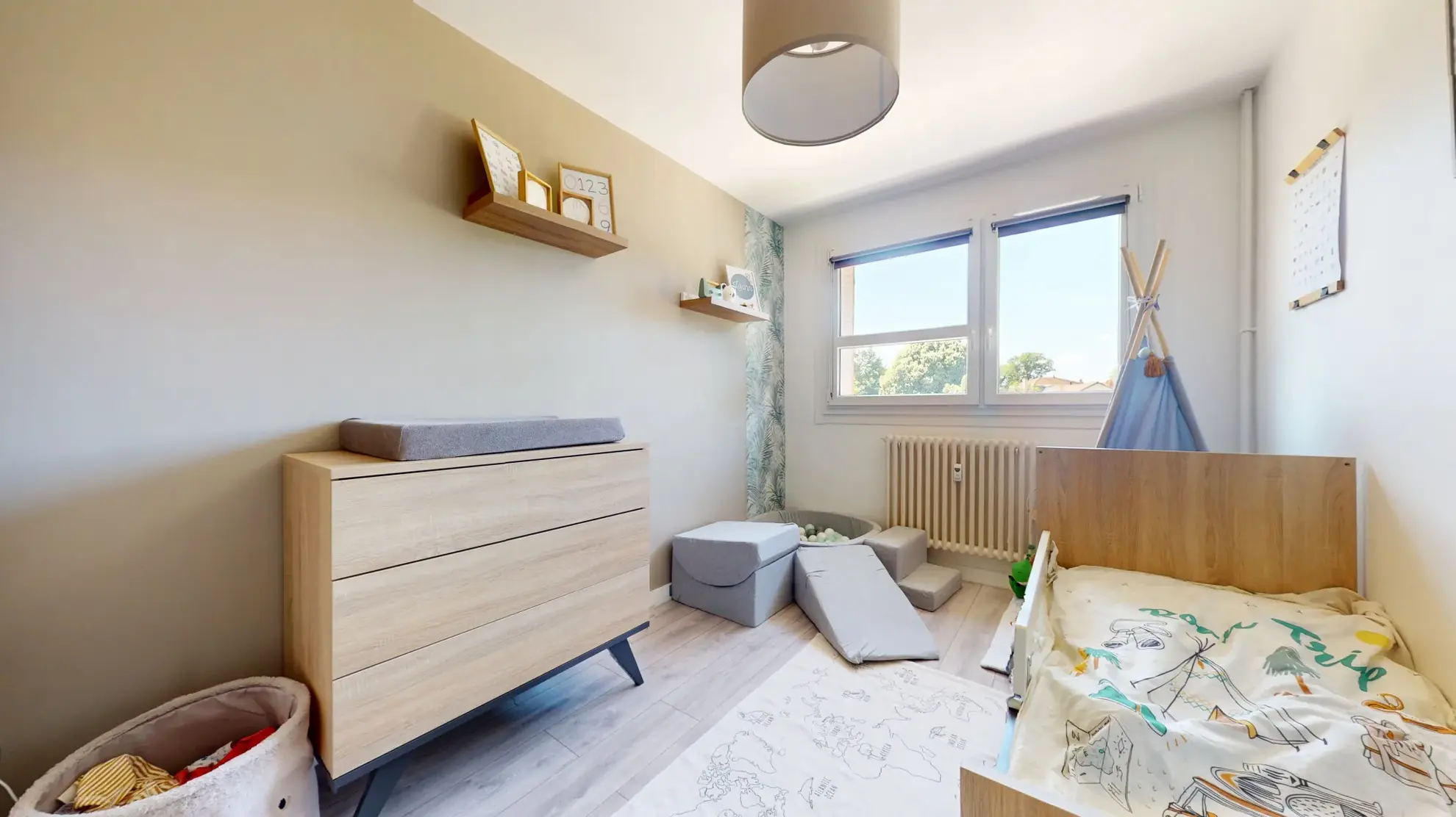 Appartement T4 lumineux de 84 m² à Dole proche gare et centre-ville 