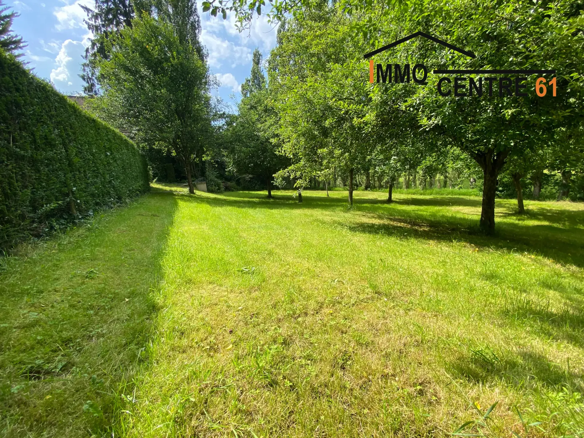 Maison de campagne avec jardin de 4000 m2 à Domfront - Belle opportunité 