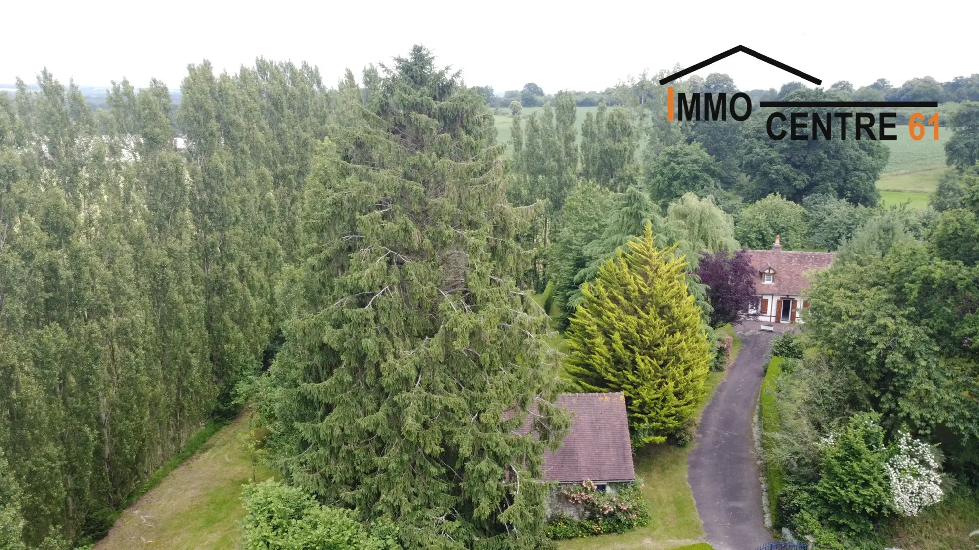 Maison de campagne avec jardin de 4000 m2 à Domfront - Belle opportunité 