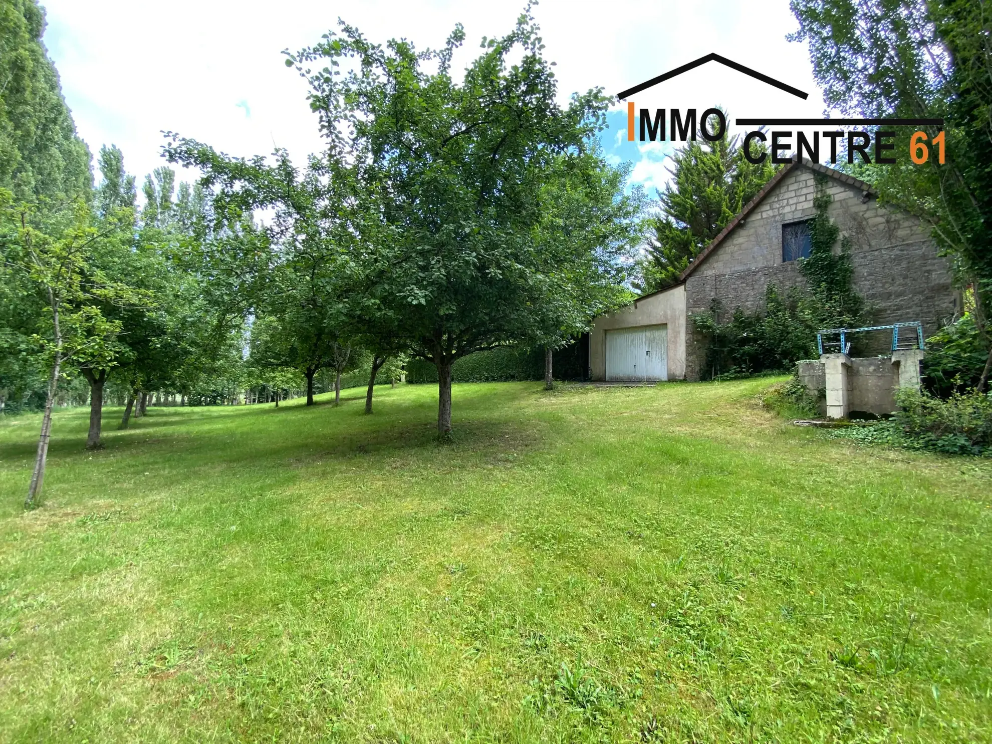 Maison de campagne avec jardin de 4000 m2 à Domfront - Belle opportunité 