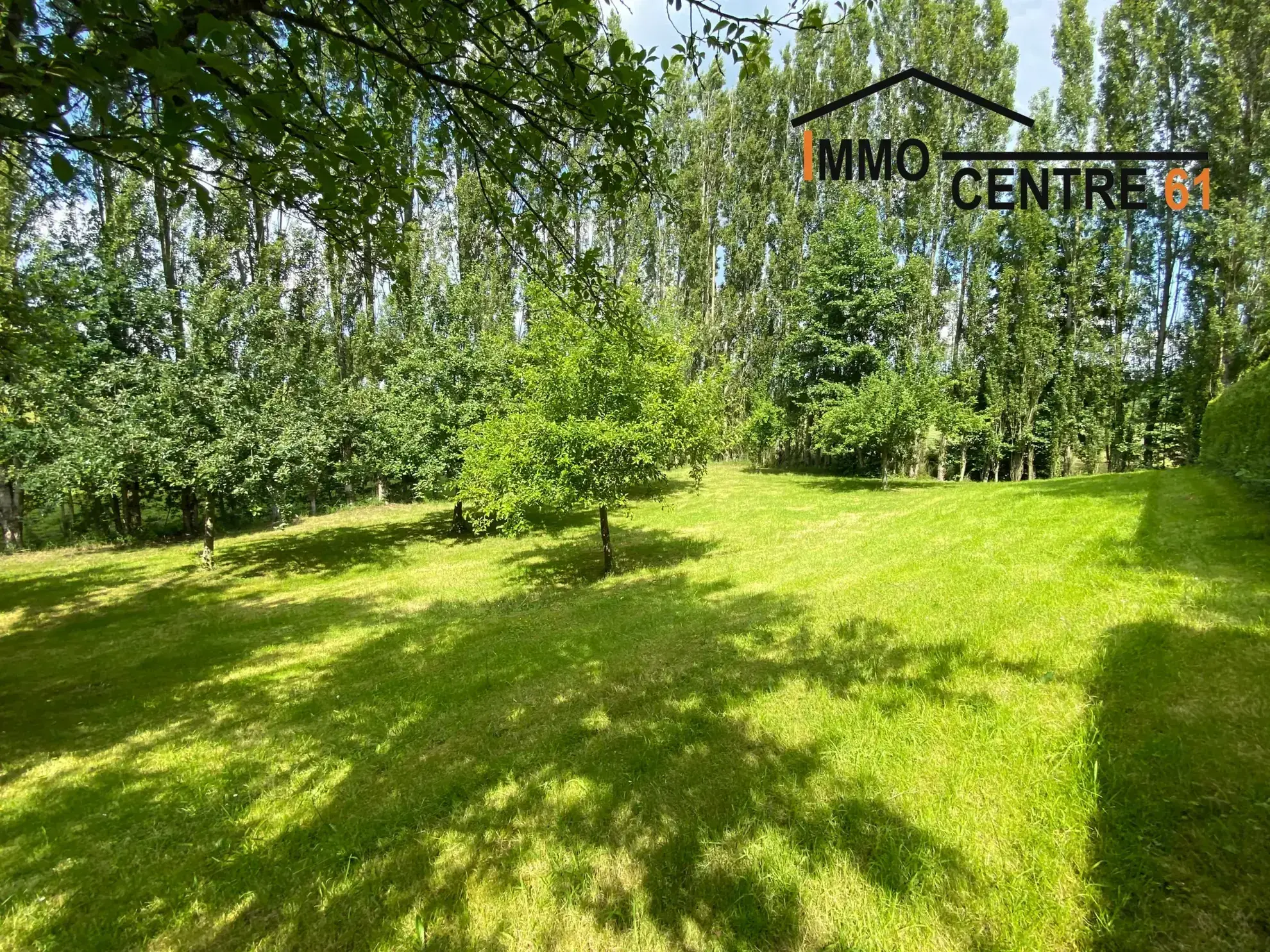 Maison de campagne avec jardin de 4000 m2 à Domfront - Belle opportunité 