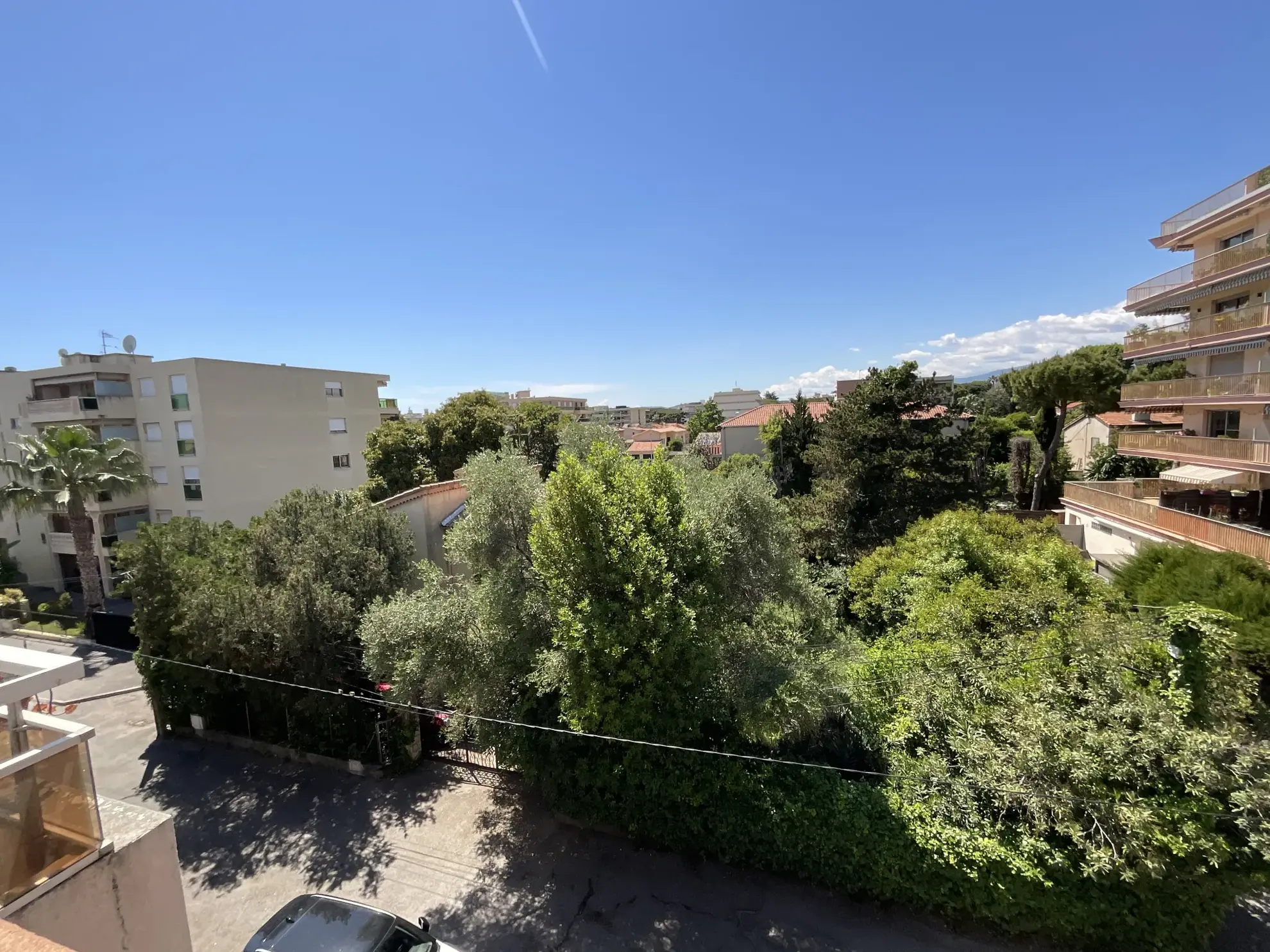 Appartement duplex 3 pièces avec terrasse à Cagnes-sur-Mer - Vue dégagée 