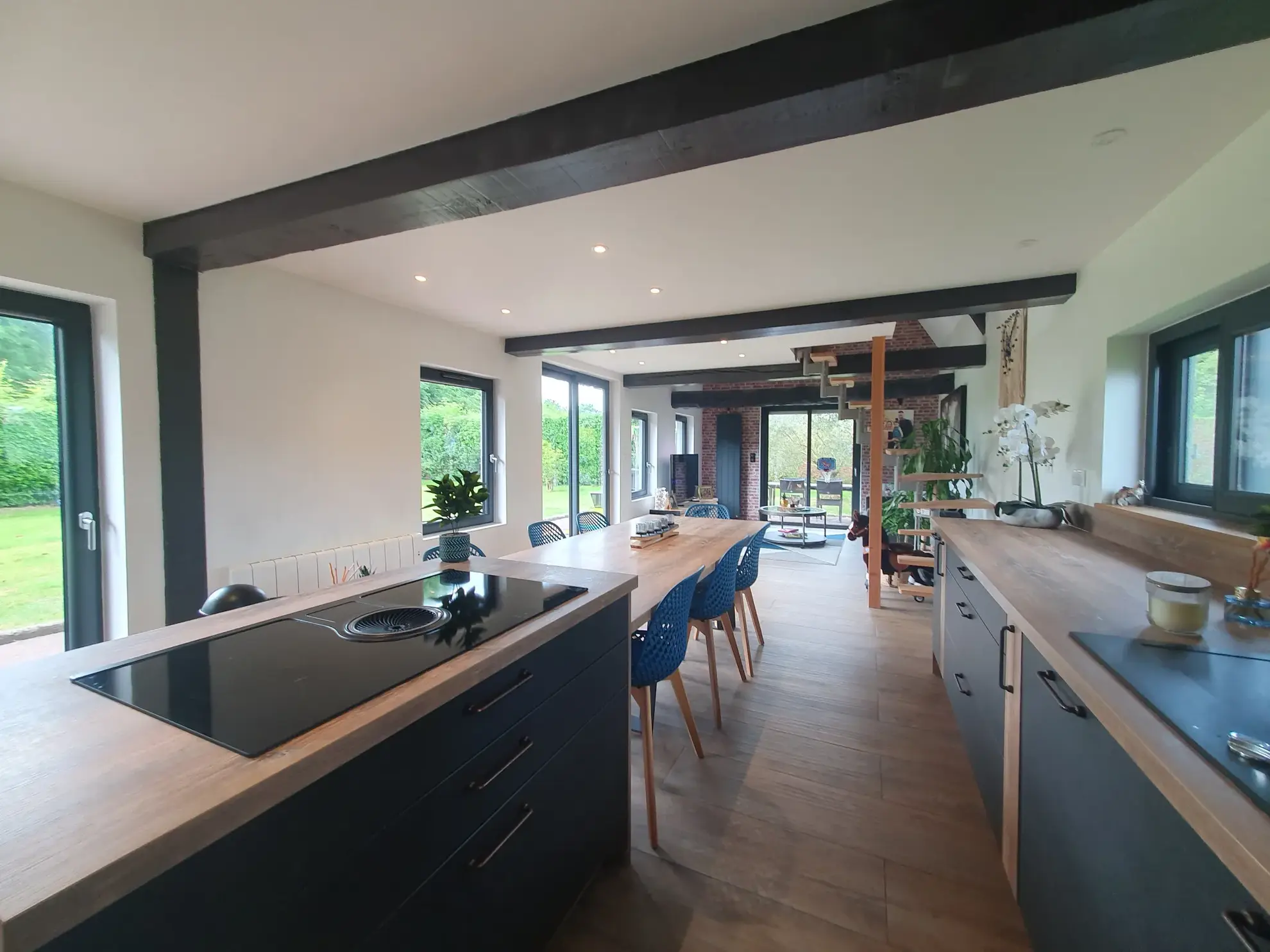 Maison normande rénovée avec toiture en chaume à Cormeilles, 3 chambres, terrain paysager 