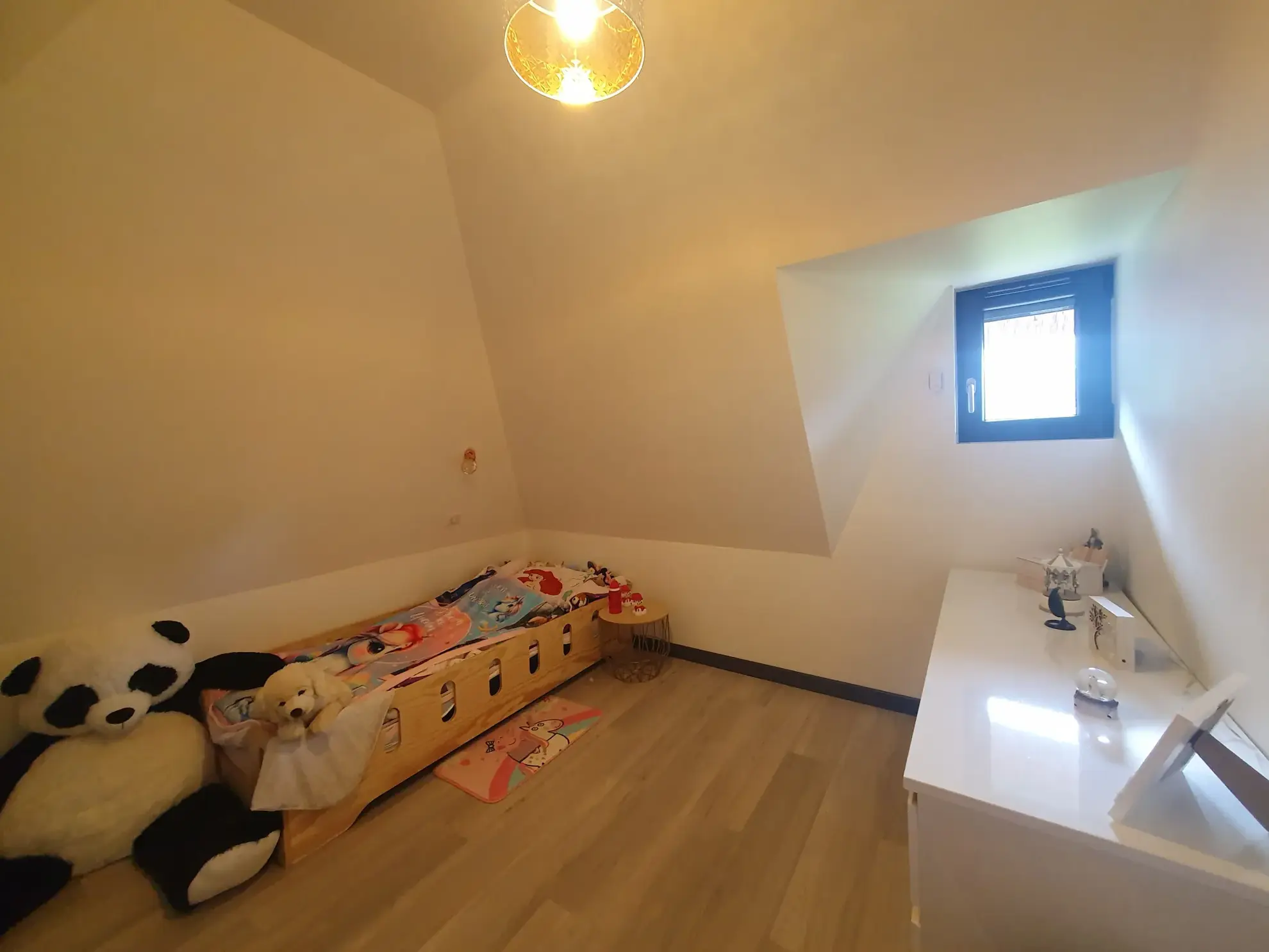 Maison normande rénovée avec toiture en chaume à Cormeilles, 3 chambres, terrain paysager 