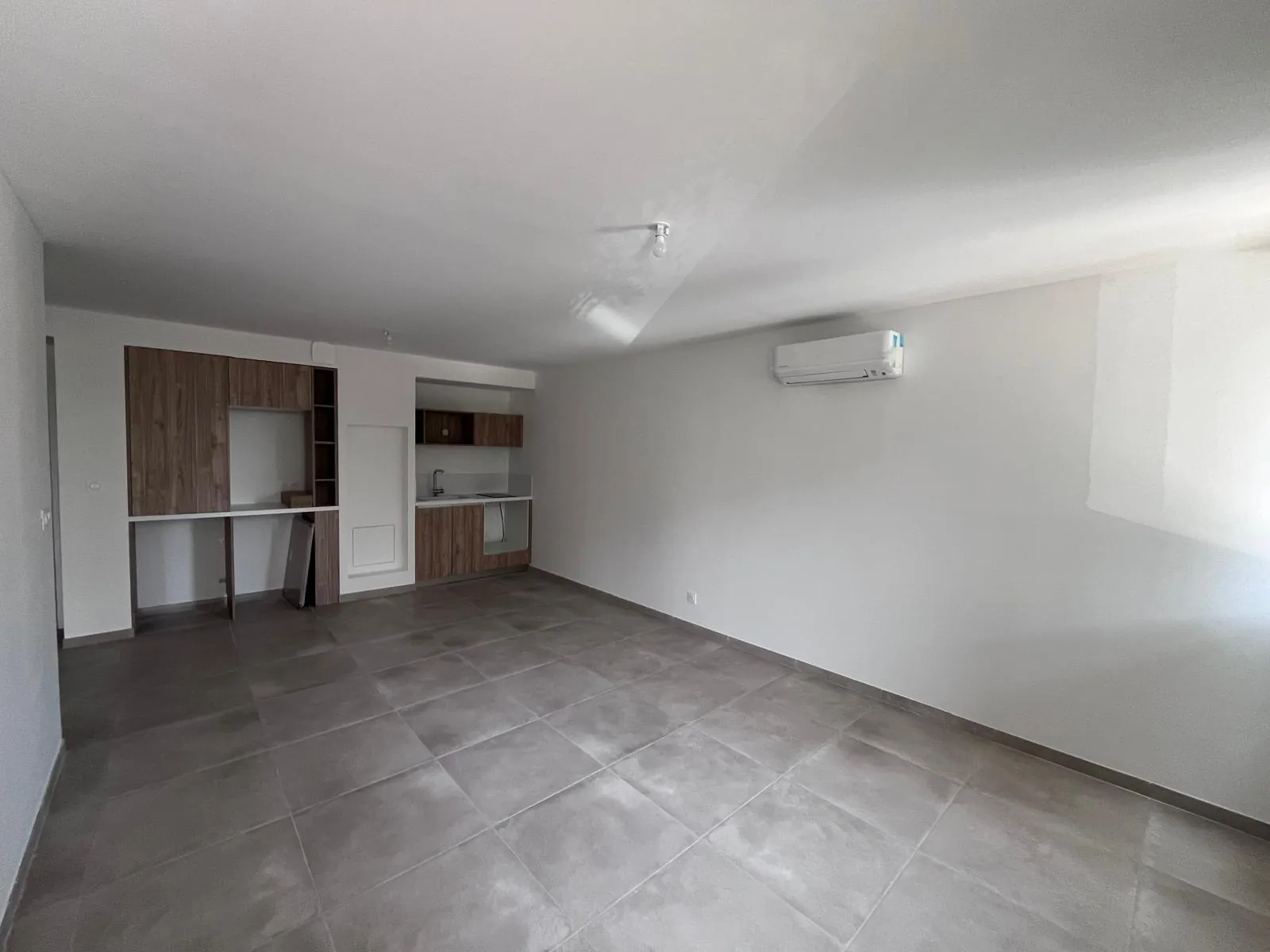 Appartement Type 2 à vendre à Marignane avec parking privé, rénové et proche centre-ville