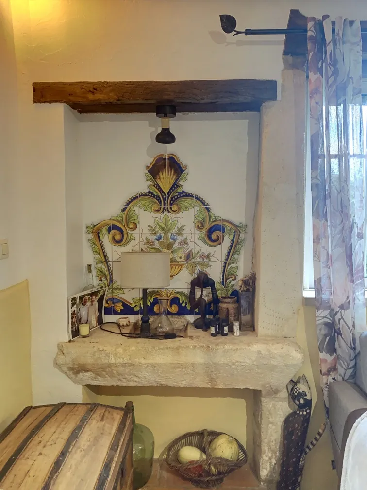 Belle maison en pierre avec grange et terrain arboré en Dordogne 