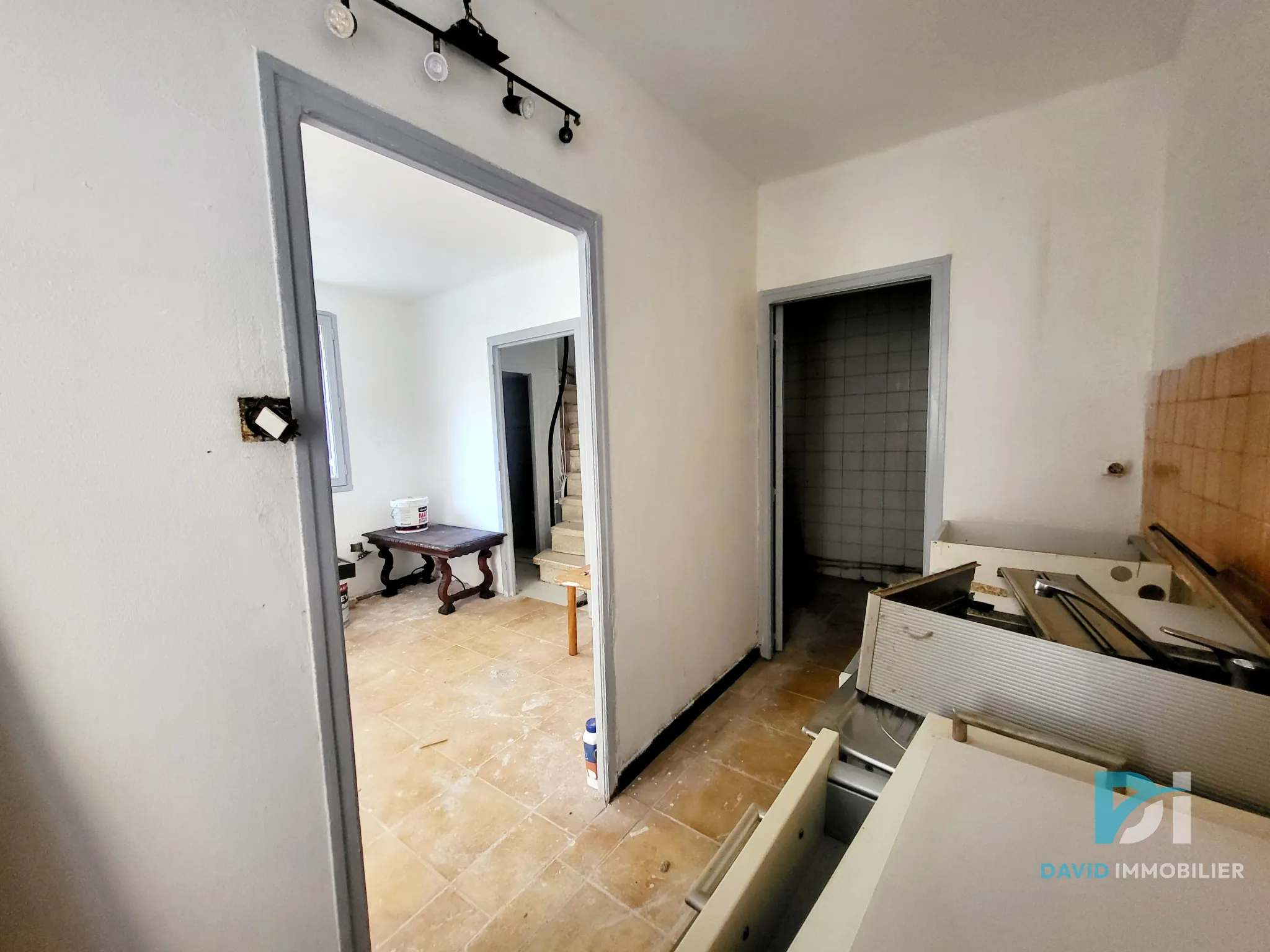 Maison de ville à vendre à Florensac - À rénover, 3 pièces 