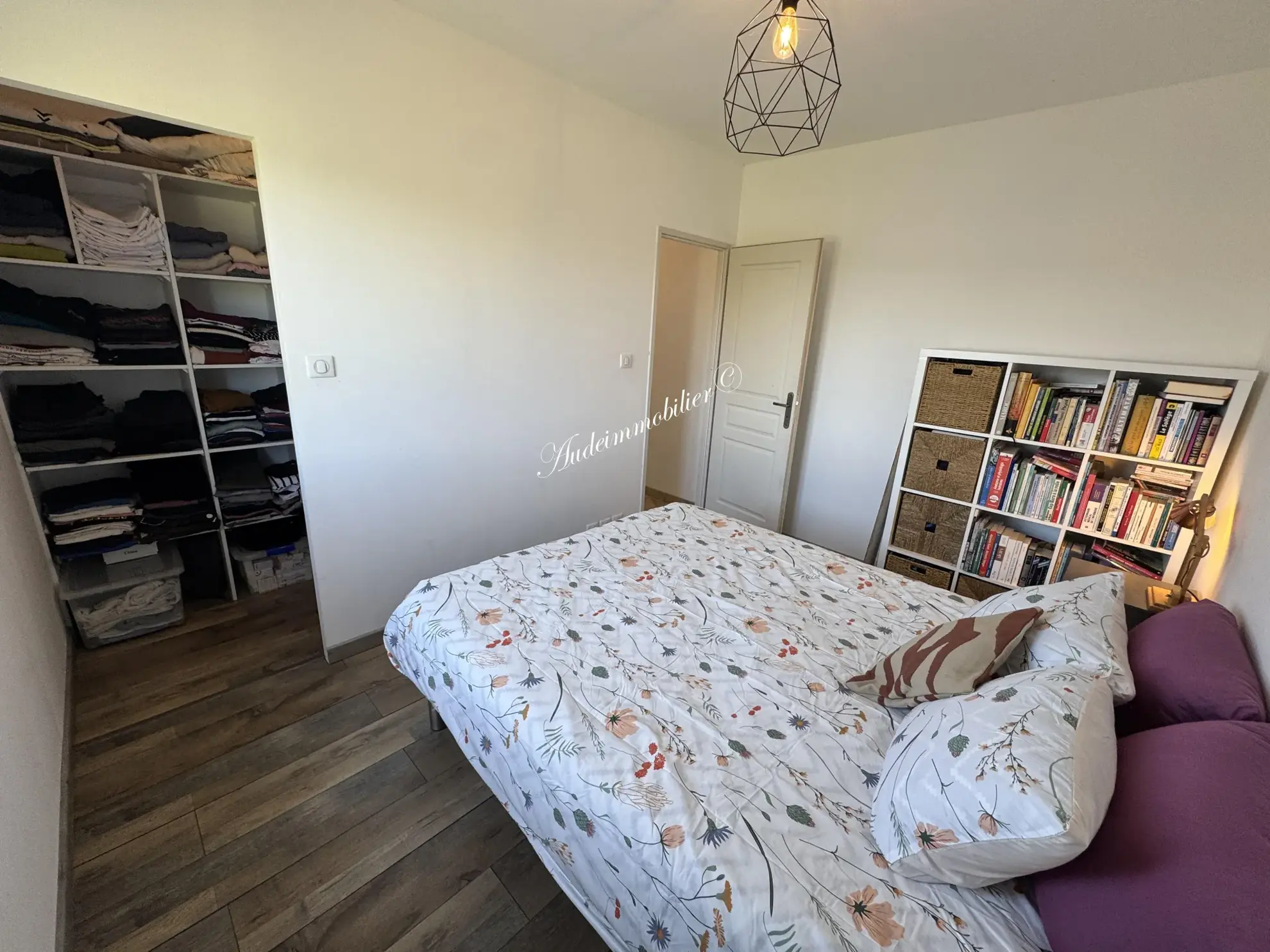 Villa récente de plain-pied avec garage et jardin à Limoux 