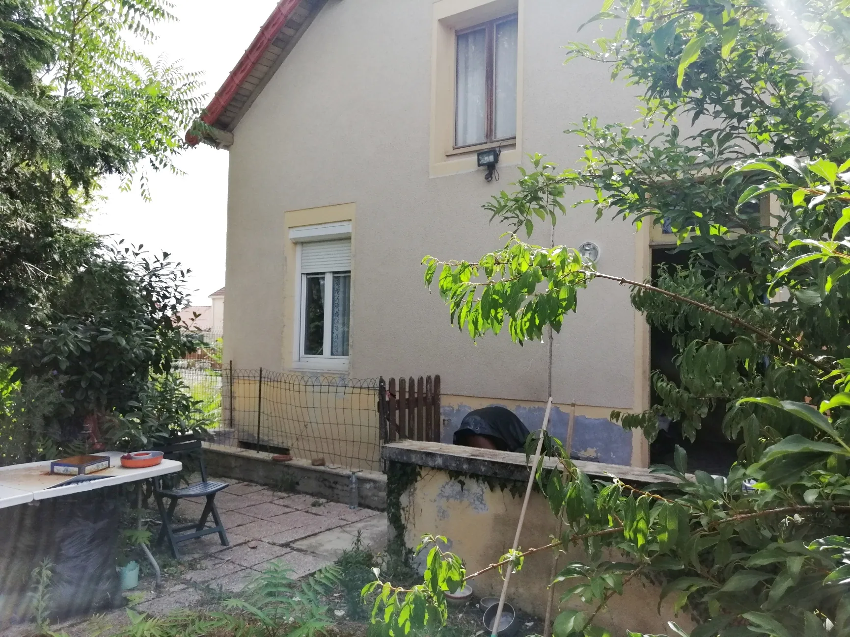Maison indépendante à Nevers - 5 pièces avec jardin de 403 m² proche commodités 