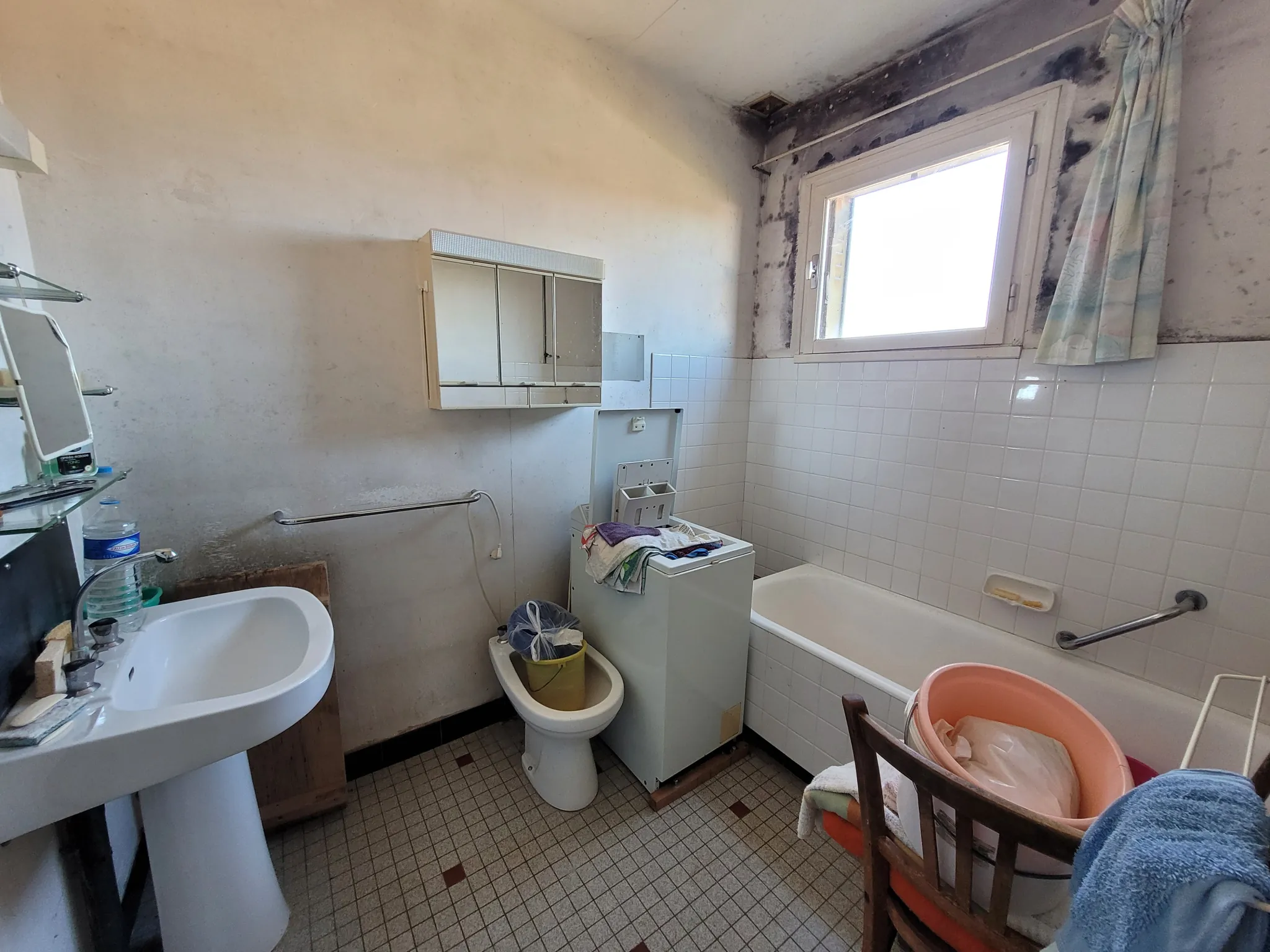 Aix-en-Othe Pavillon avec sous-sol à vendre – 77 m² à rénover 