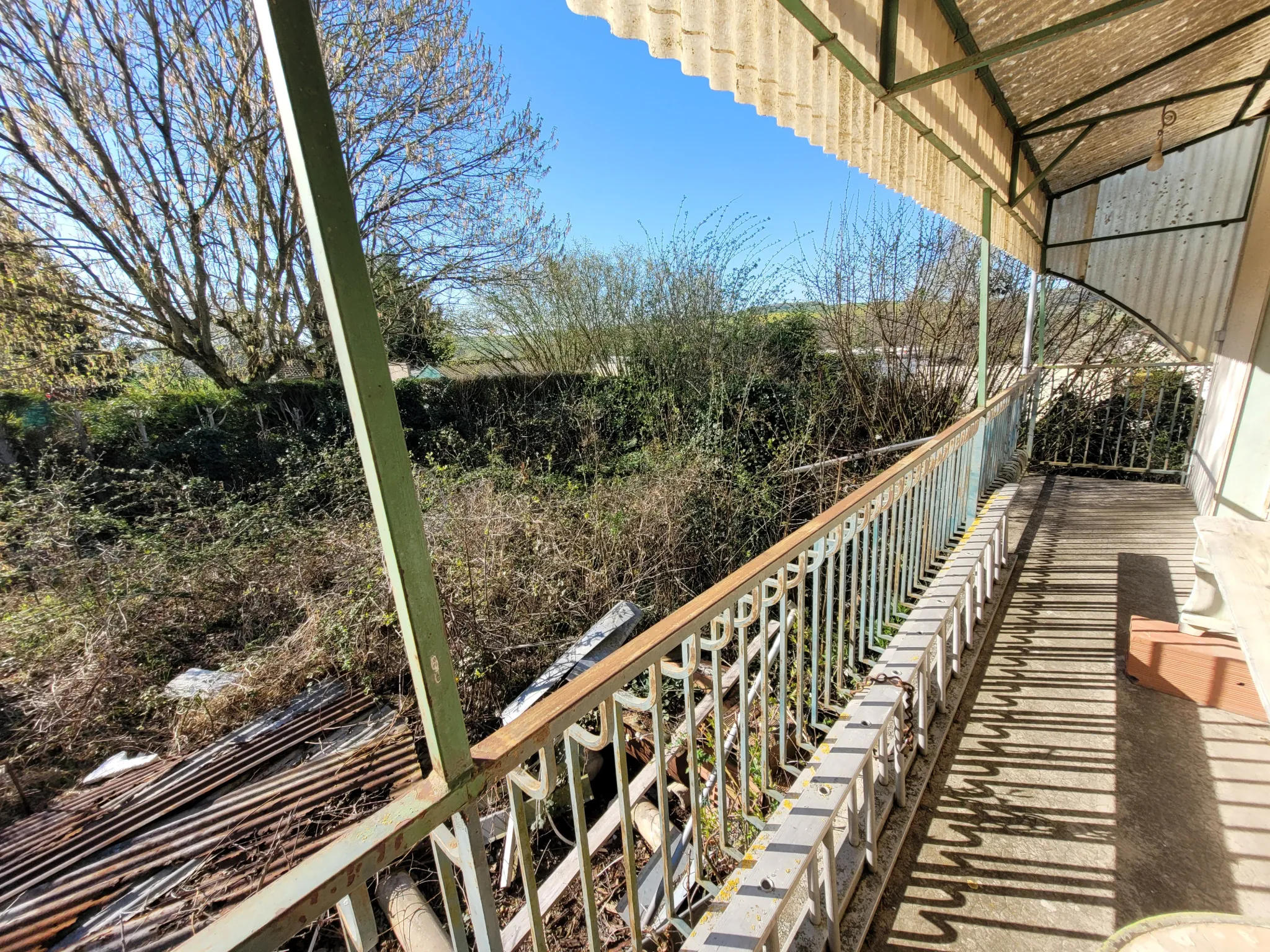 Aix-en-Othe Pavillon avec sous-sol à vendre – 77 m² à rénover 