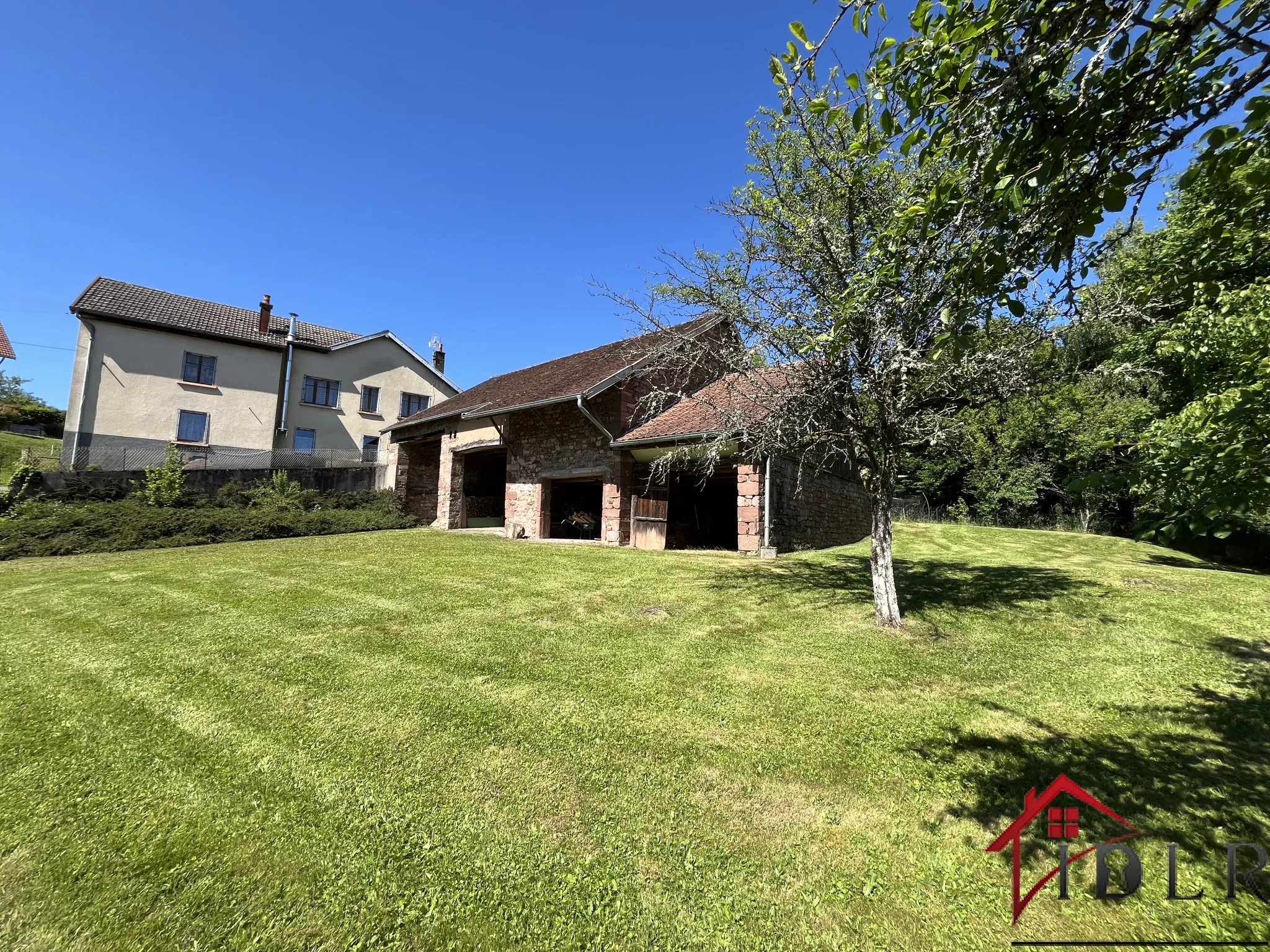 Maison à vendre de 160 m² à Cublize proche du lac des Sapins 