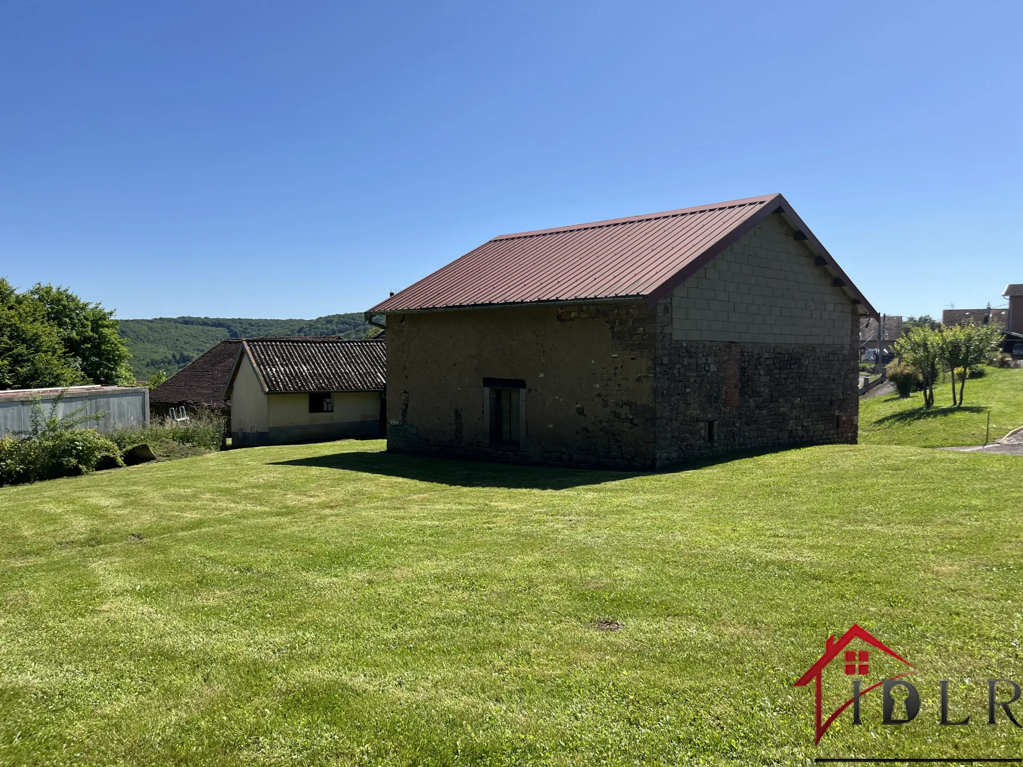 Maison à vendre de 160 m² à Cublize proche du lac des Sapins 