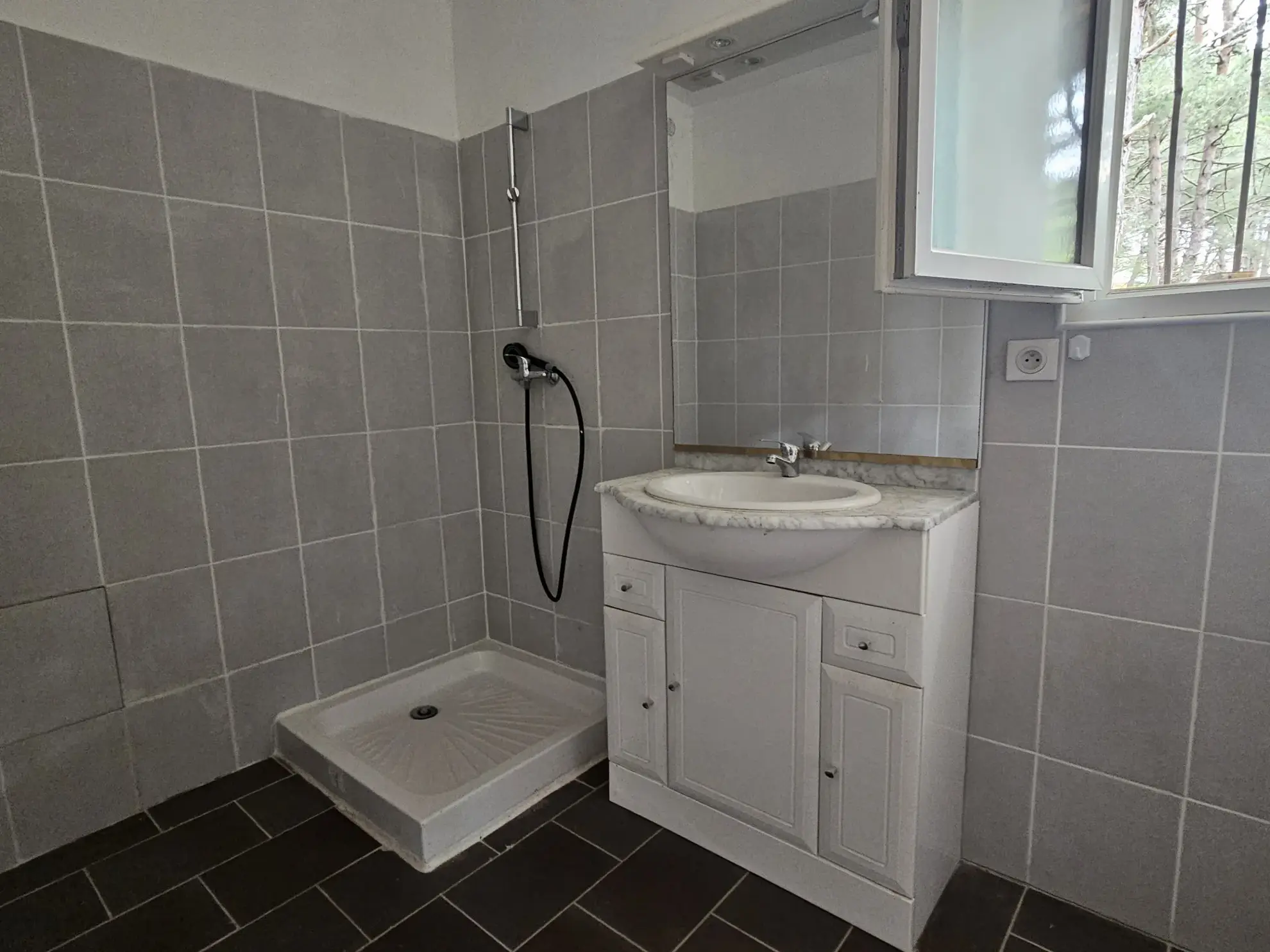 Maison de montagne à vendre à Caille avec terrain de 1200m² et vue dégagée 