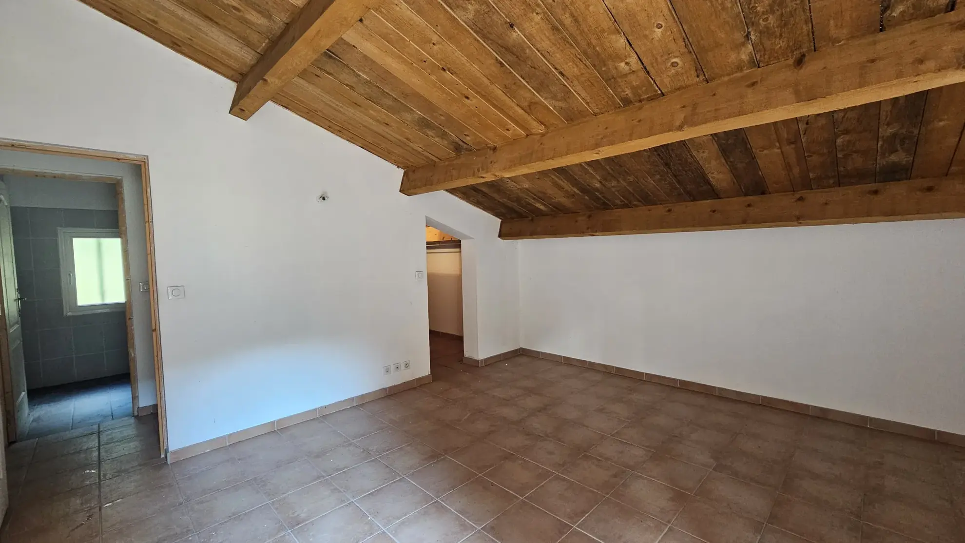 Maison de montagne à vendre à Caille avec terrain de 1200m² et vue dégagée 