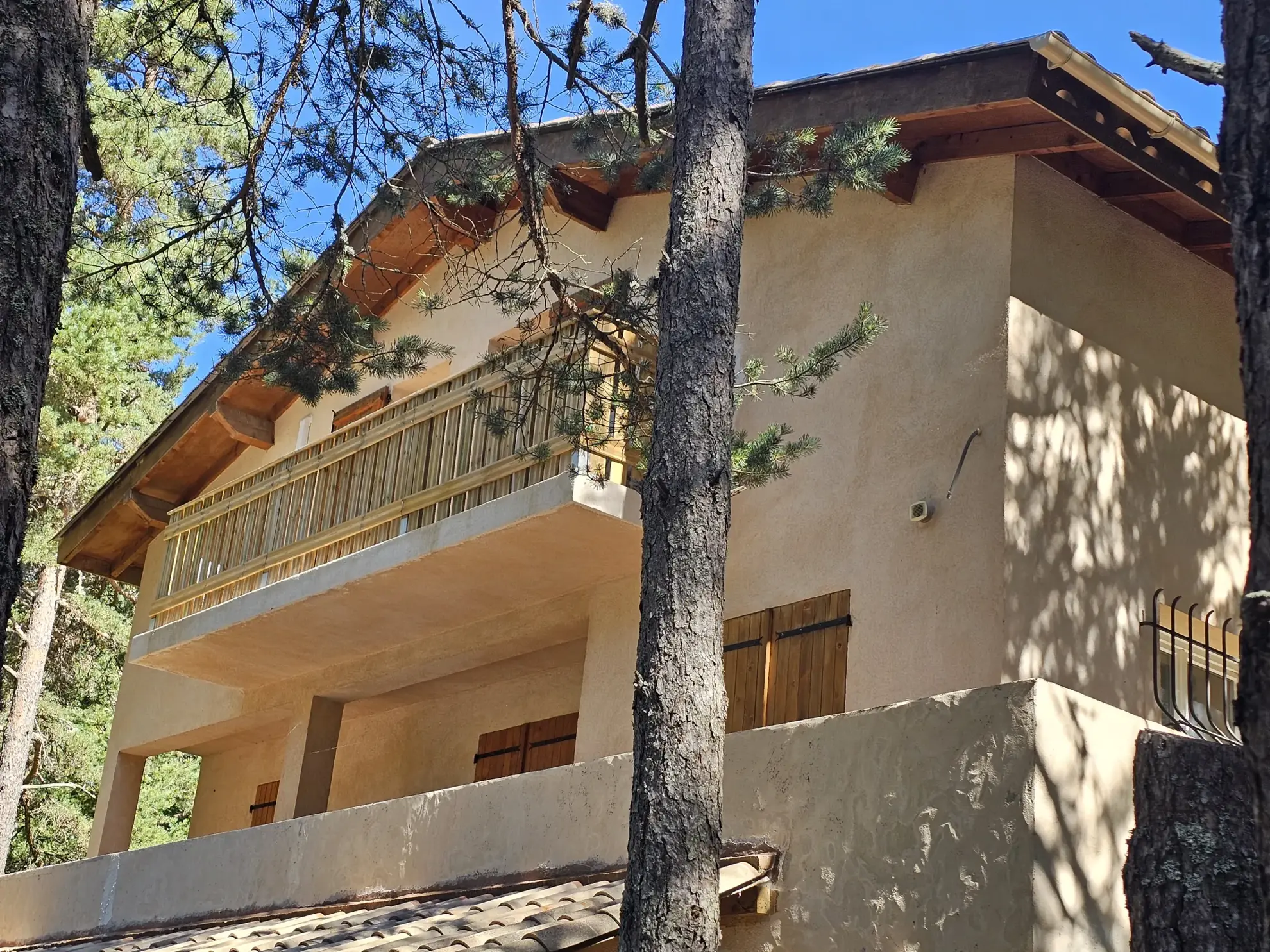 Maison de montagne à vendre à Caille avec terrain de 1200m² et vue dégagée