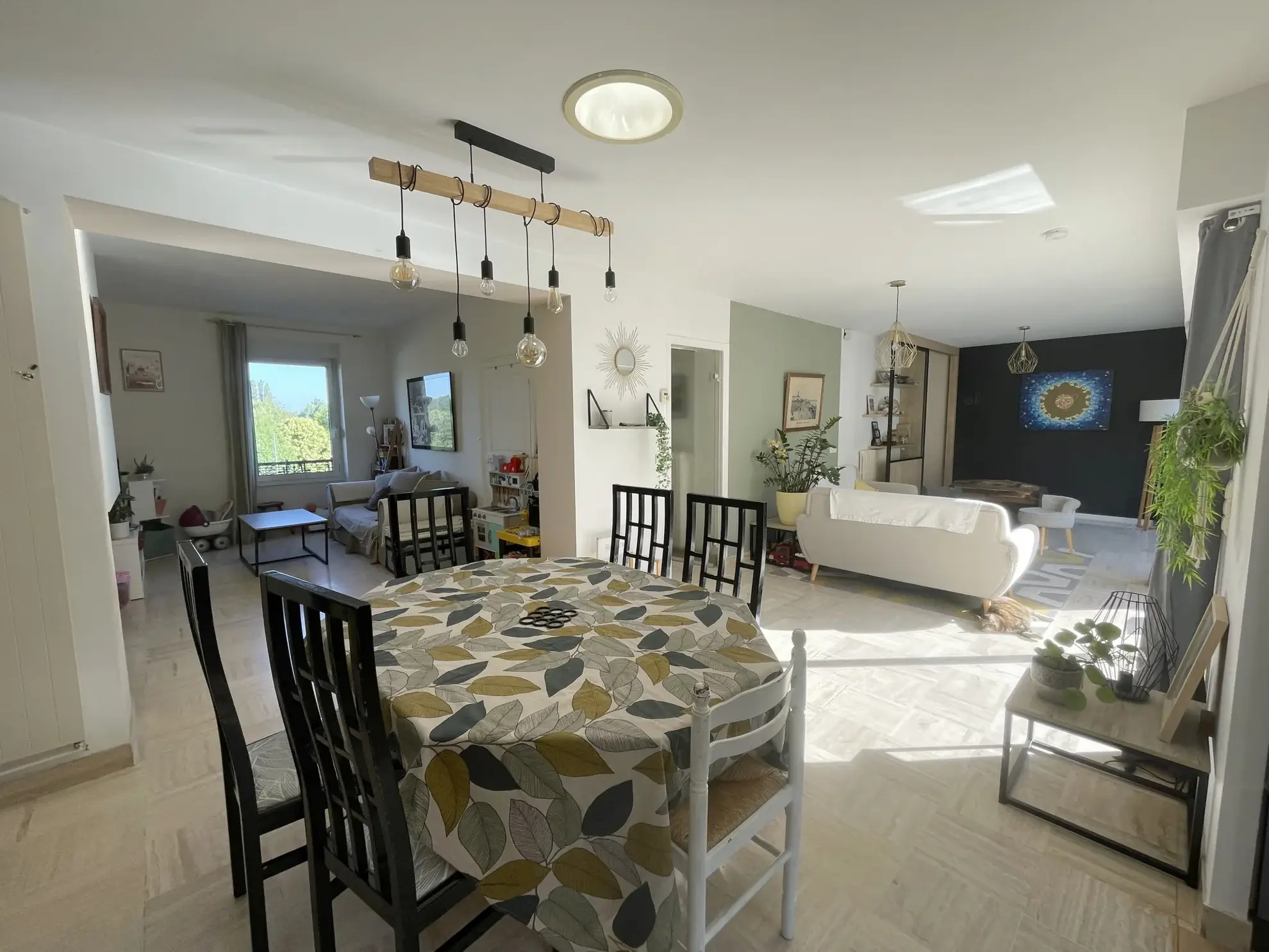 Maison familiale de 107 m² avec dépendance au Mans, secteur des quais