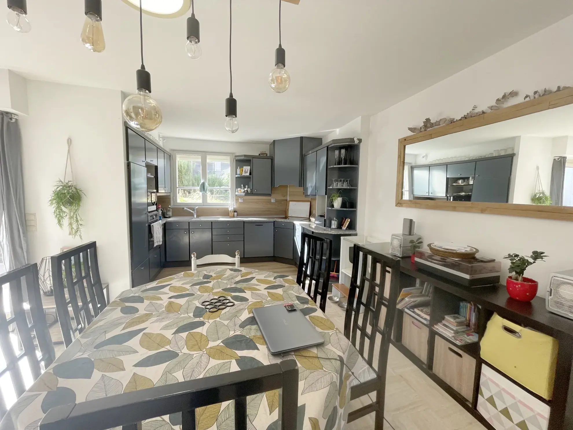 Maison familiale de 107 m² avec dépendance au Mans, secteur des quais 