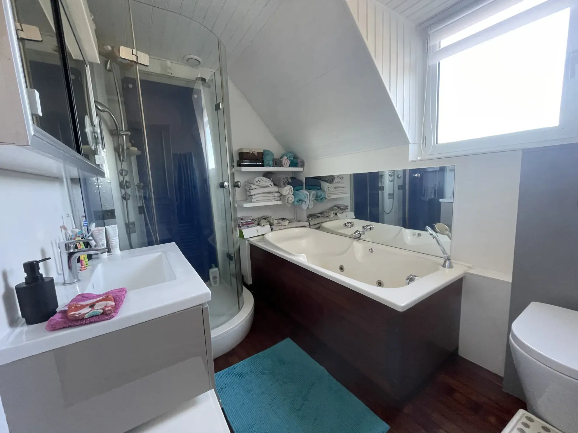 Maison familiale de 107 m² avec dépendance au Mans, secteur des quais 