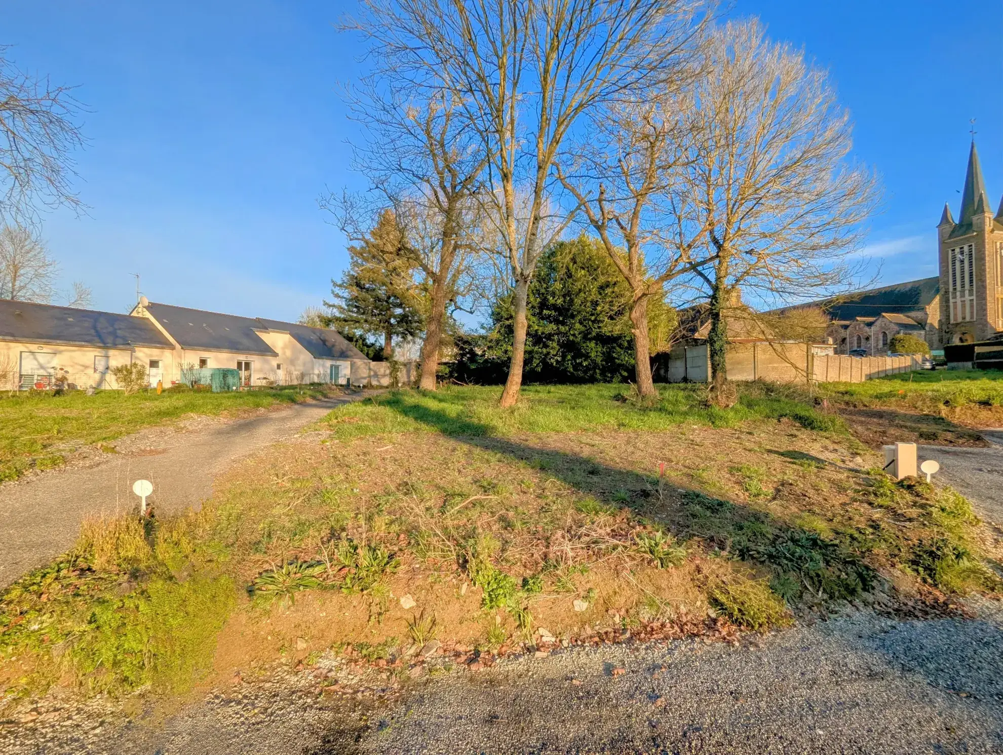 Terrain constructible à Ruffiac de 491 m², viabilisé, au centre-ville 