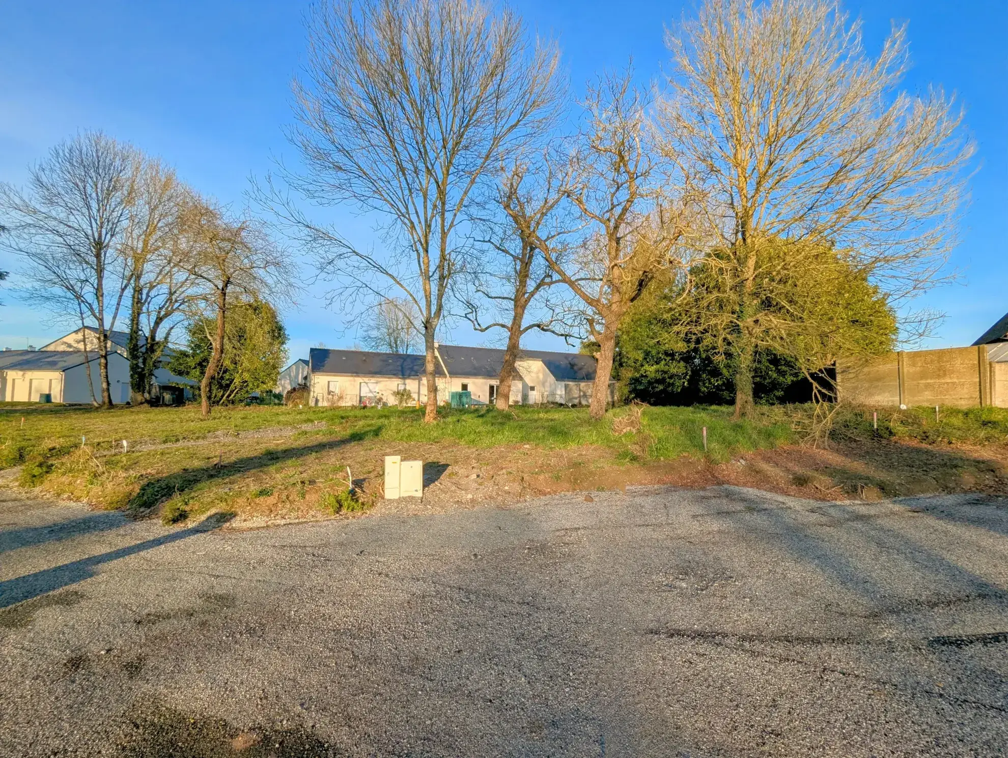 Terrain constructible à Ruffiac de 491 m², viabilisé, au centre-ville 