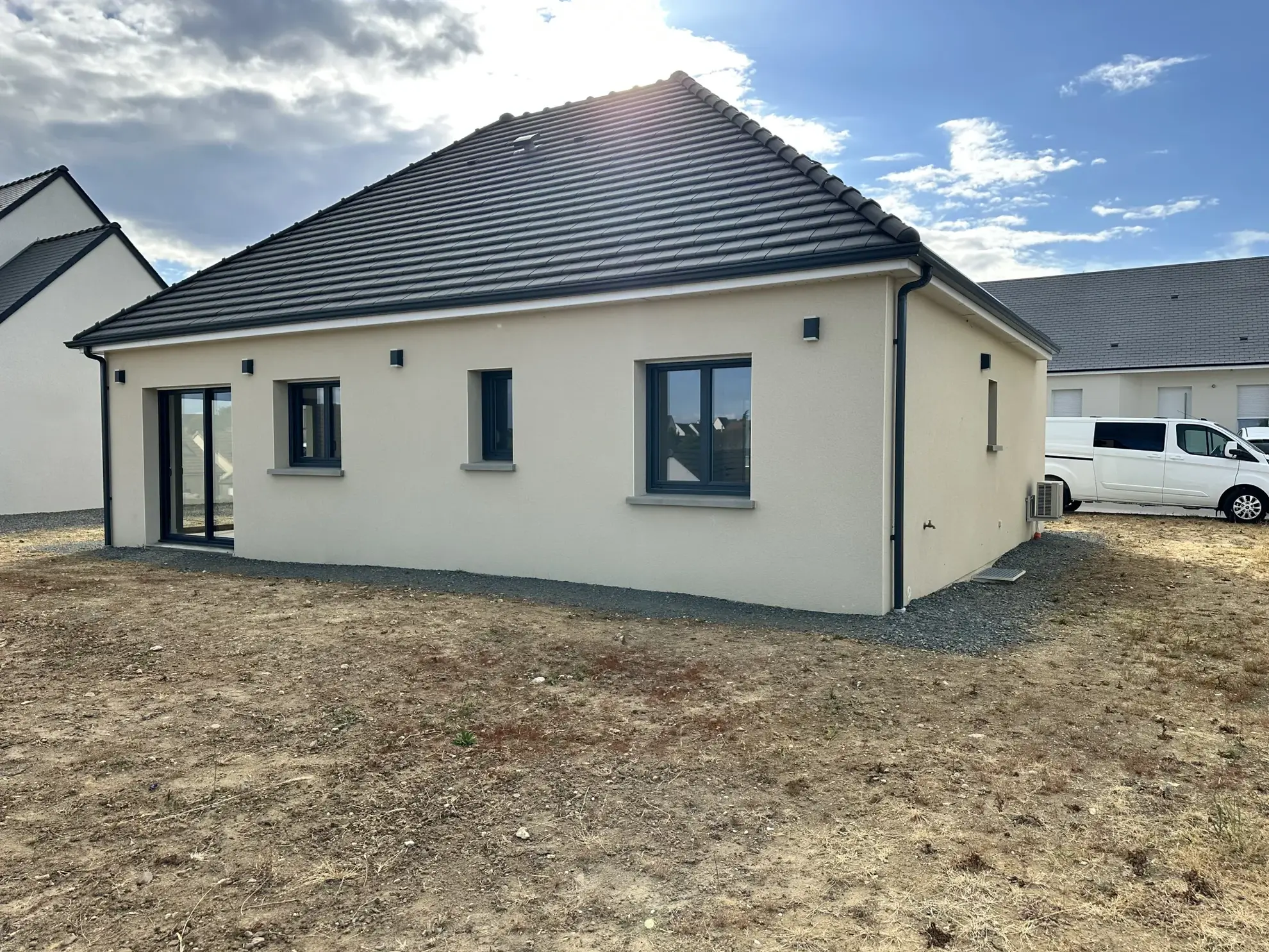 Maison neuve de plain pied à La Suze-sur-Sarthe - Modernité et confort en toute simplicité 
