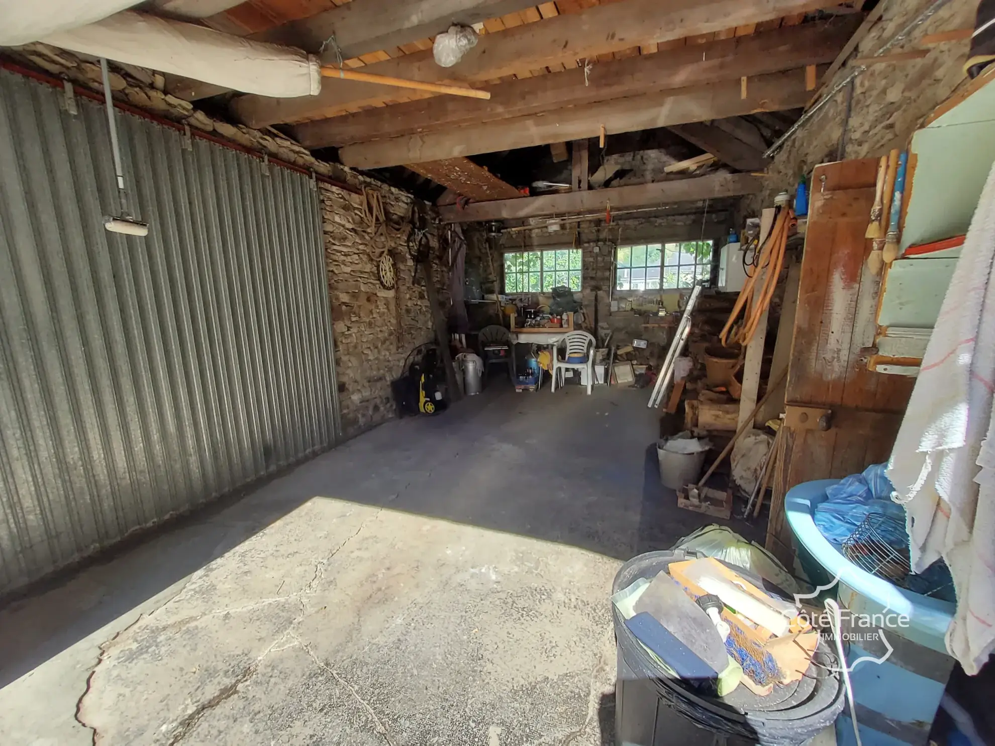 Maison moderne de 138 m² avec jardin clos, garage, proche commodités à Fumay 