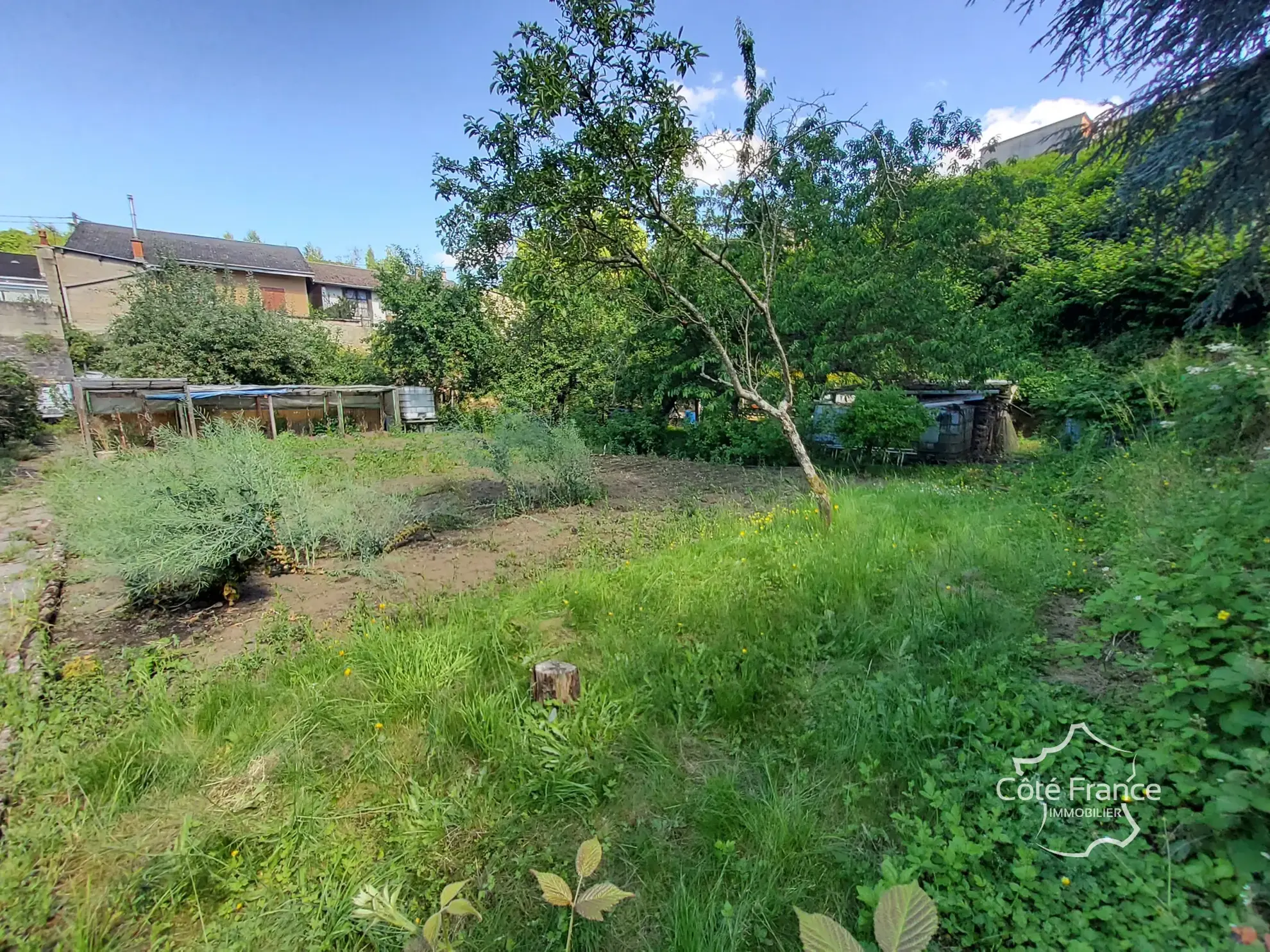 Maison moderne de 138 m² avec jardin clos, garage, proche commodités à Fumay 